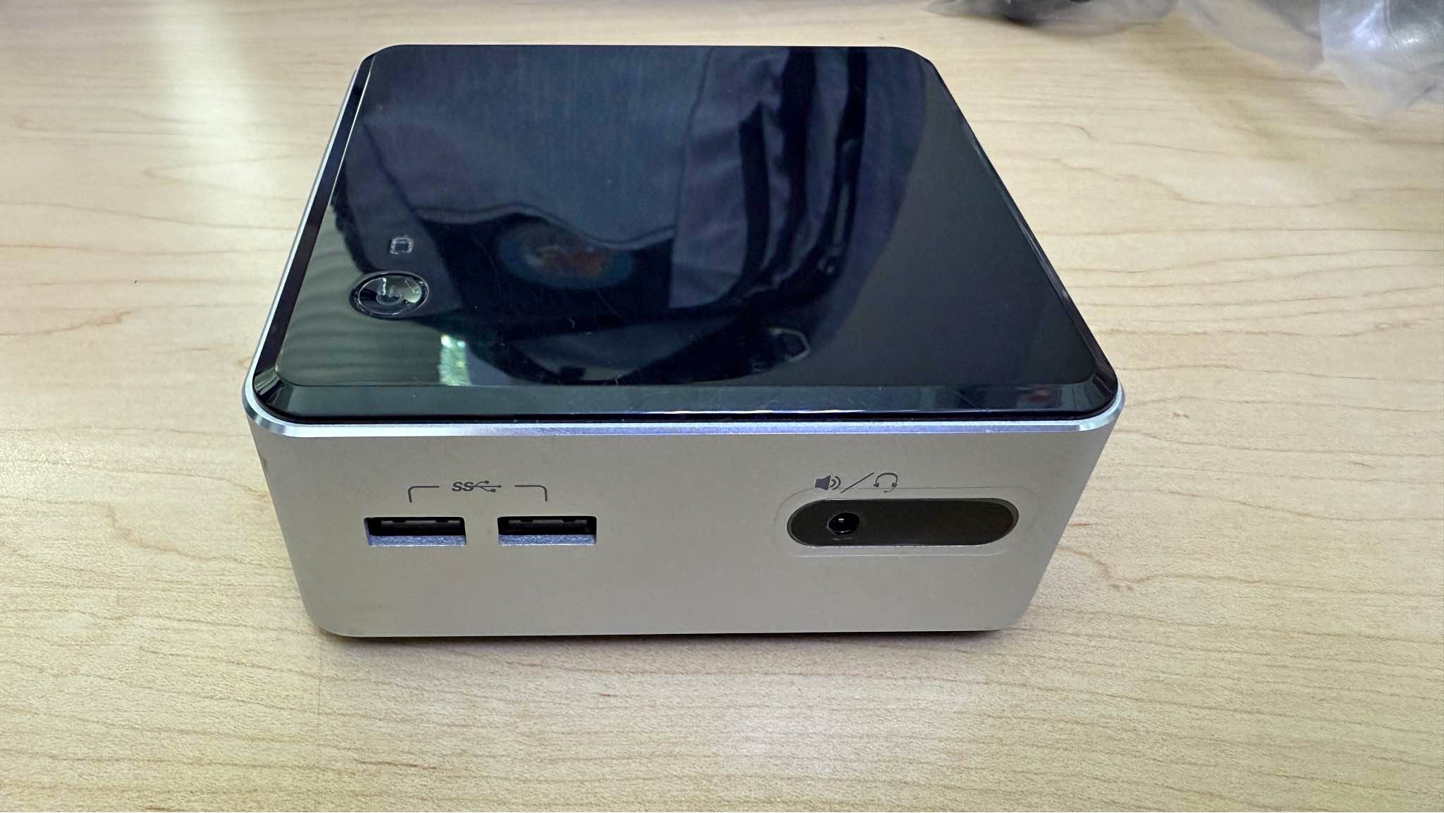 Intel NUC D54250WYKH – 16GB RAM / 500GB SSD / Wi-Fi / Windows 10