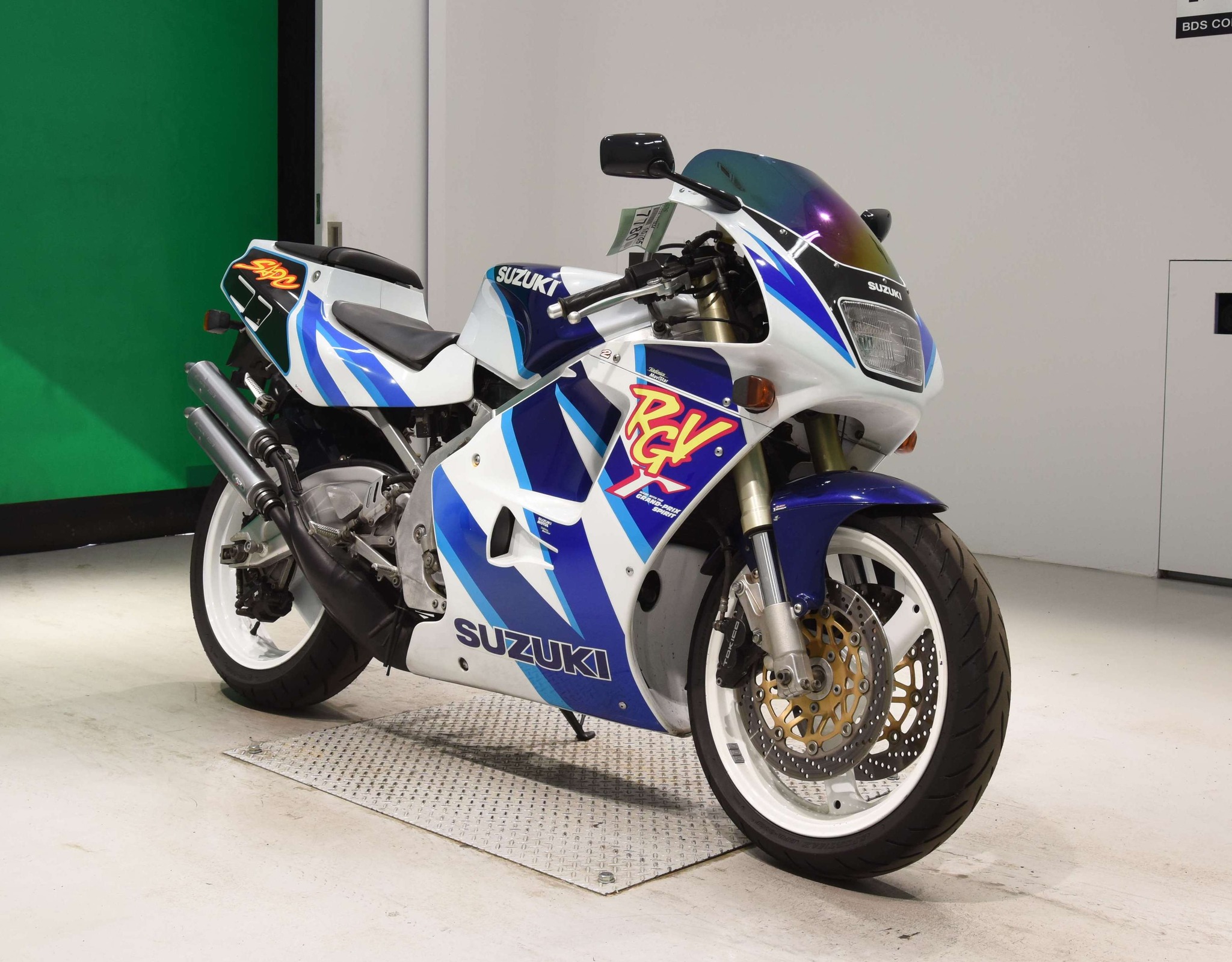 Suzuki RGV250 Two-Stroke Available from Moto2 Imports Clean Suzuki