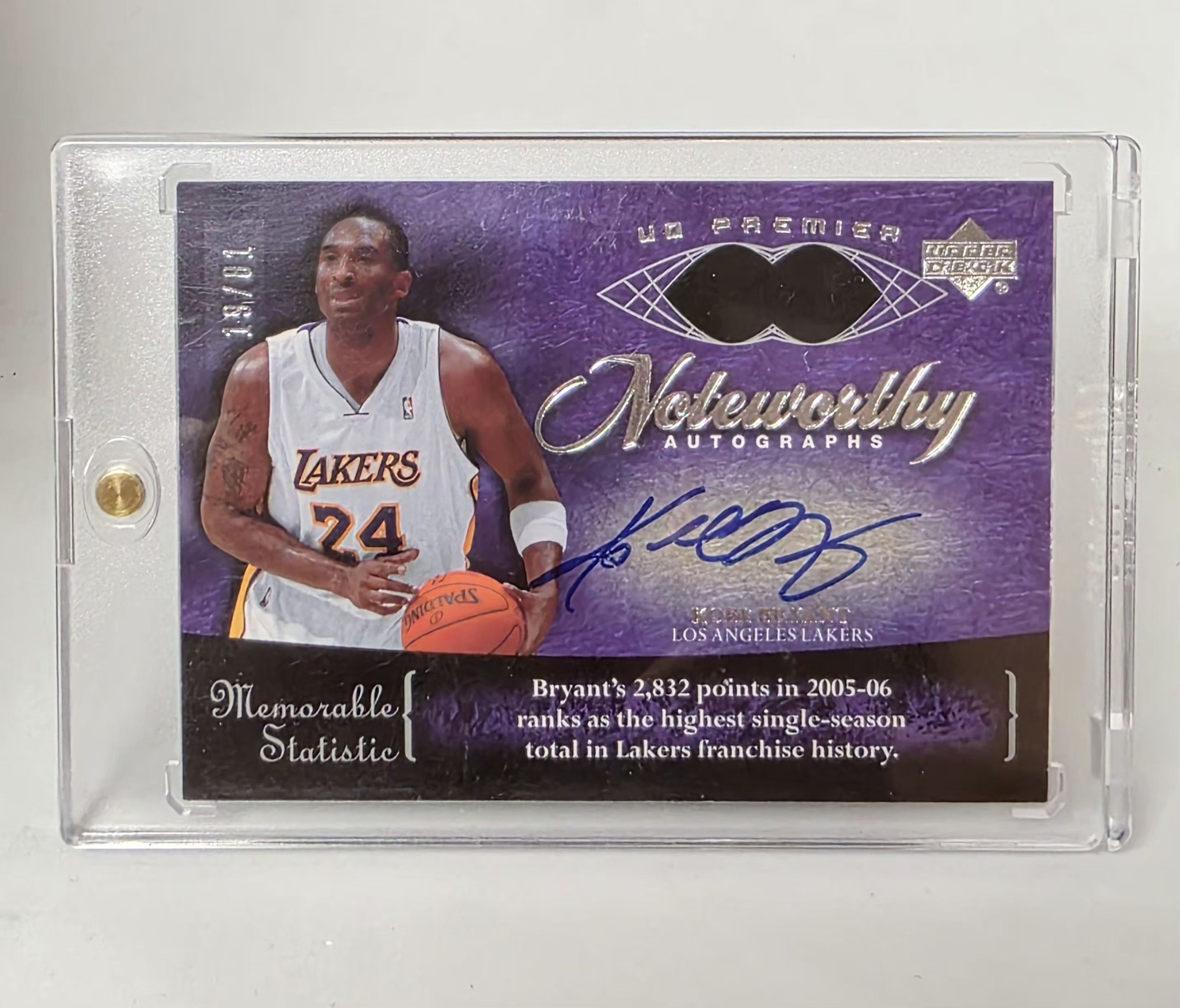 Kobe Bryant autograph card