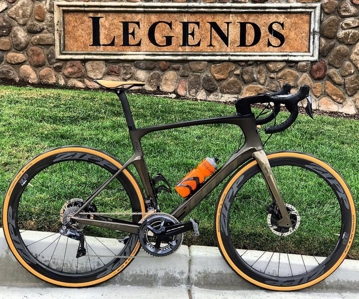 Scott Foil 🚲🚀🔥 Ultegra Di2 and Zipp 404's 📸 @beukersbikecentre