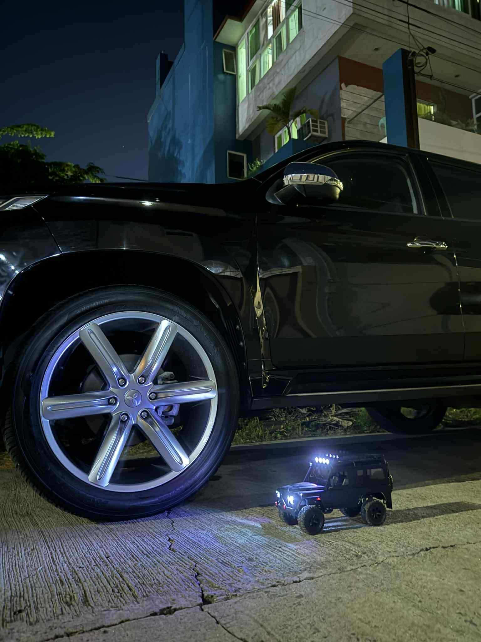 Mitsubishi Montero Sport with 20