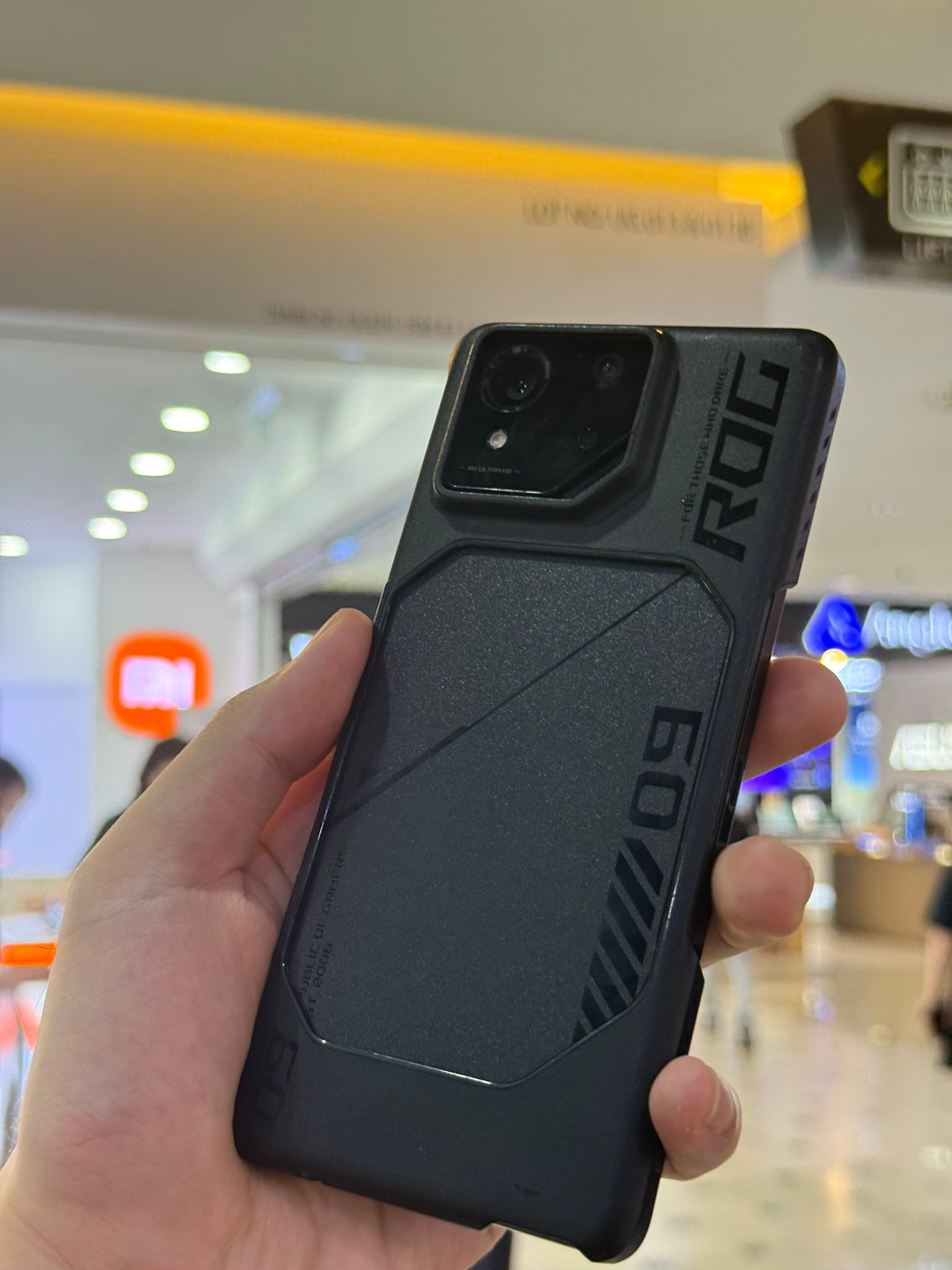 ASUS ROG 9 FE 12 256GB phone and casing for sale