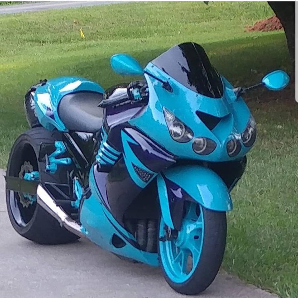 レカルカ Nice black and purple ZX14r credit IG: @carlalo1214