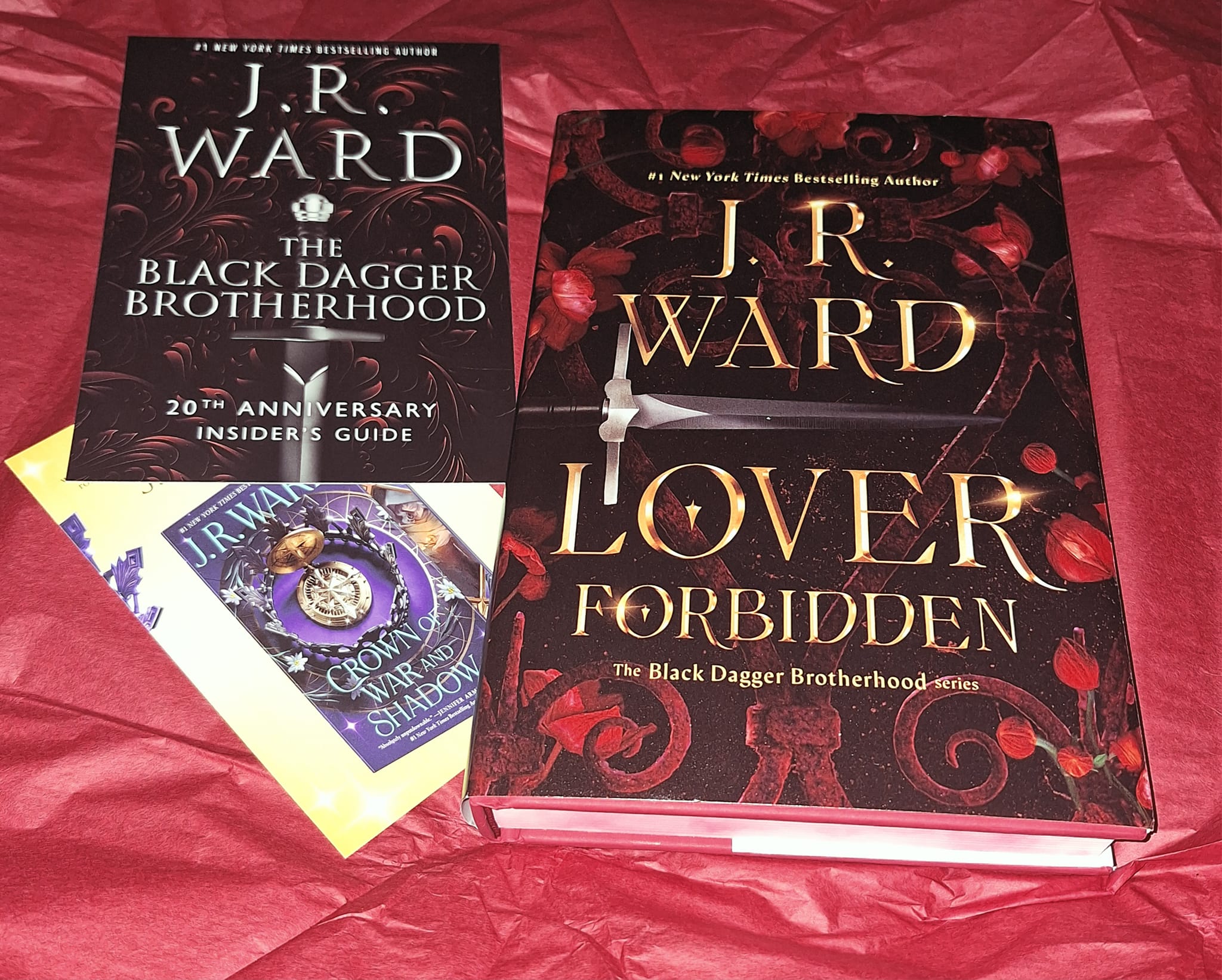 Early arrival of signed Black Dagger Brotherhood book