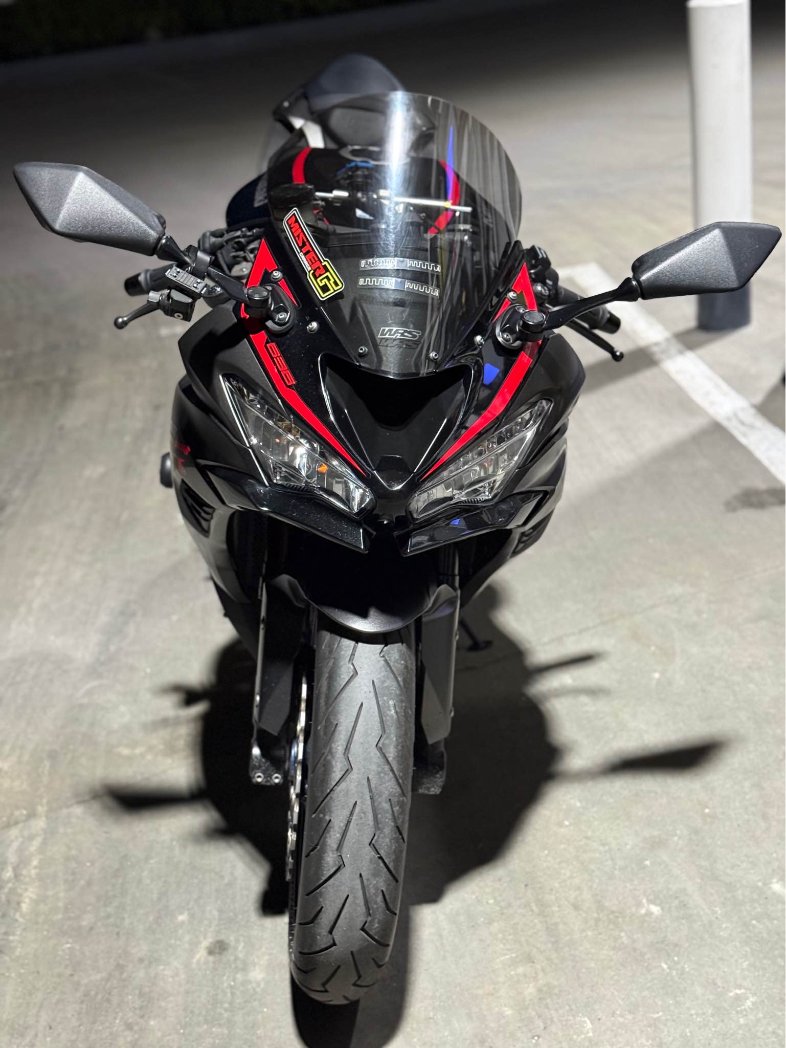 Our latest CUCYMA 4L TANK BAG V3 with lock installed to Kawasaki