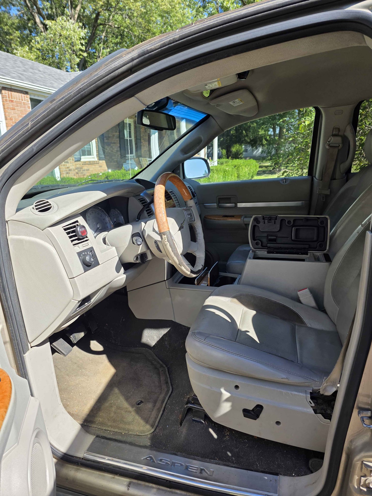 2008 Chrysler Aspen · Limited Sport Utility 4D