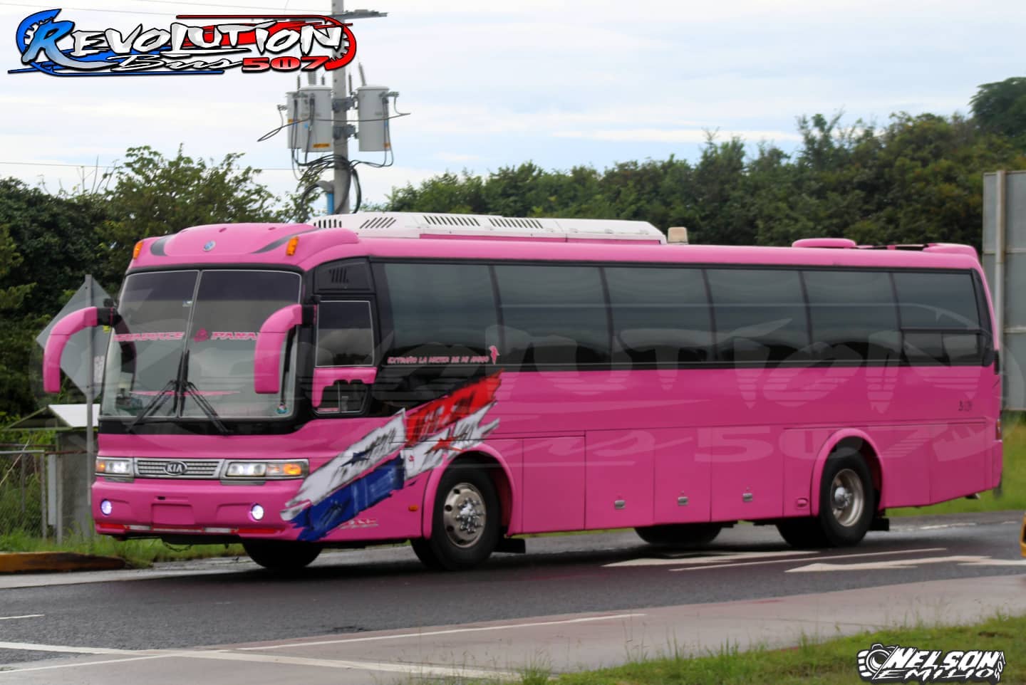 #La_Pantera_Rosa Aguadulce - Panamá... - Revolution Bus 507 | Facebook