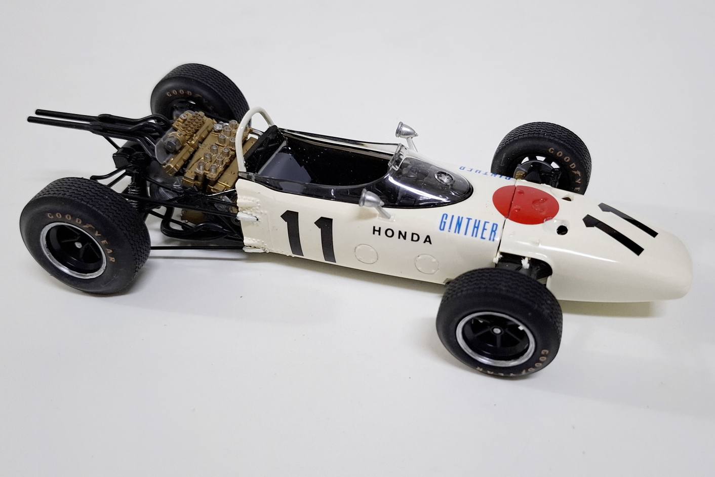 Tamiya 1:20 scale Honda RA272 F1 car