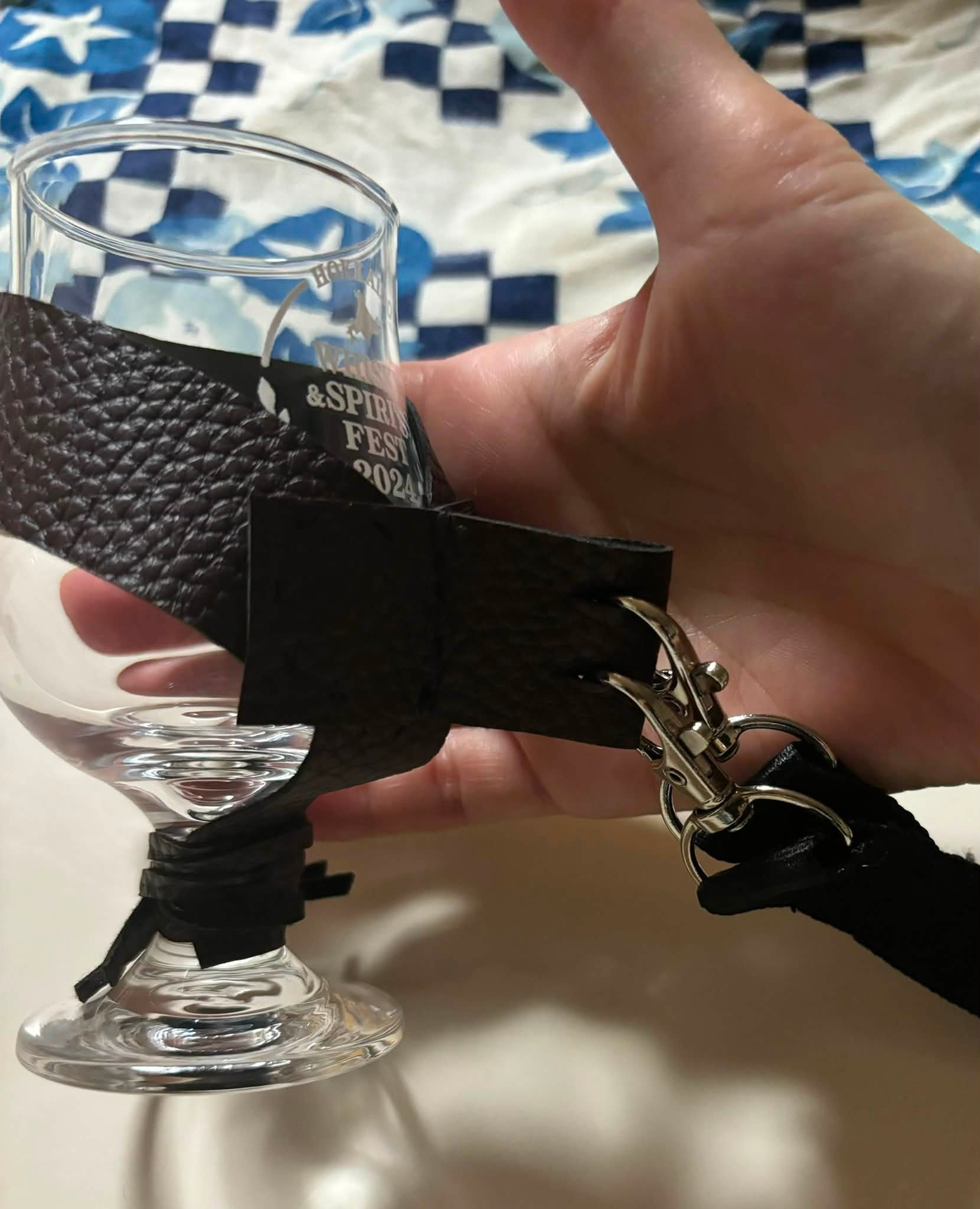 テイスティンググラスのネックストラップを自作してみました。 早速
