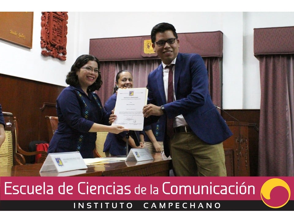 La Escuela de... - Escuela de Ciencias de la Comunicación