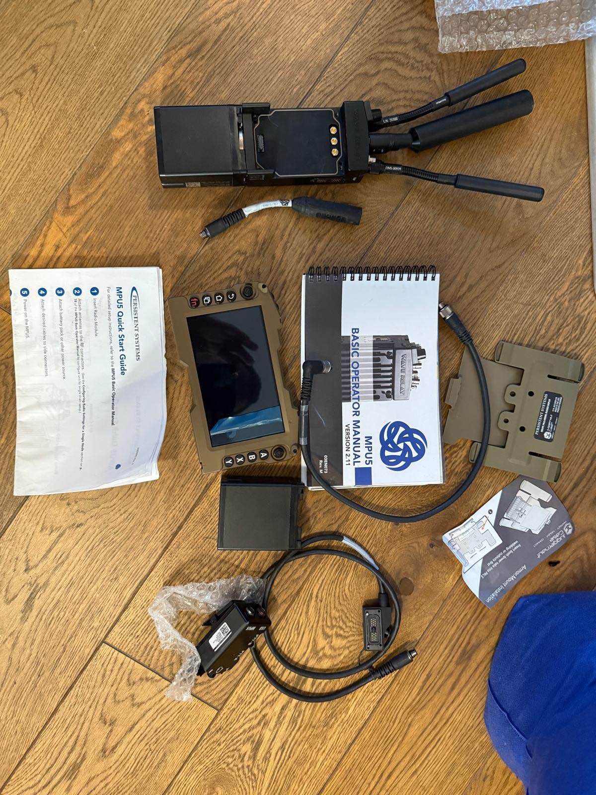 Set of MPU5 for sell, radio with 3 antennas 2 batteries PTT RDC NO