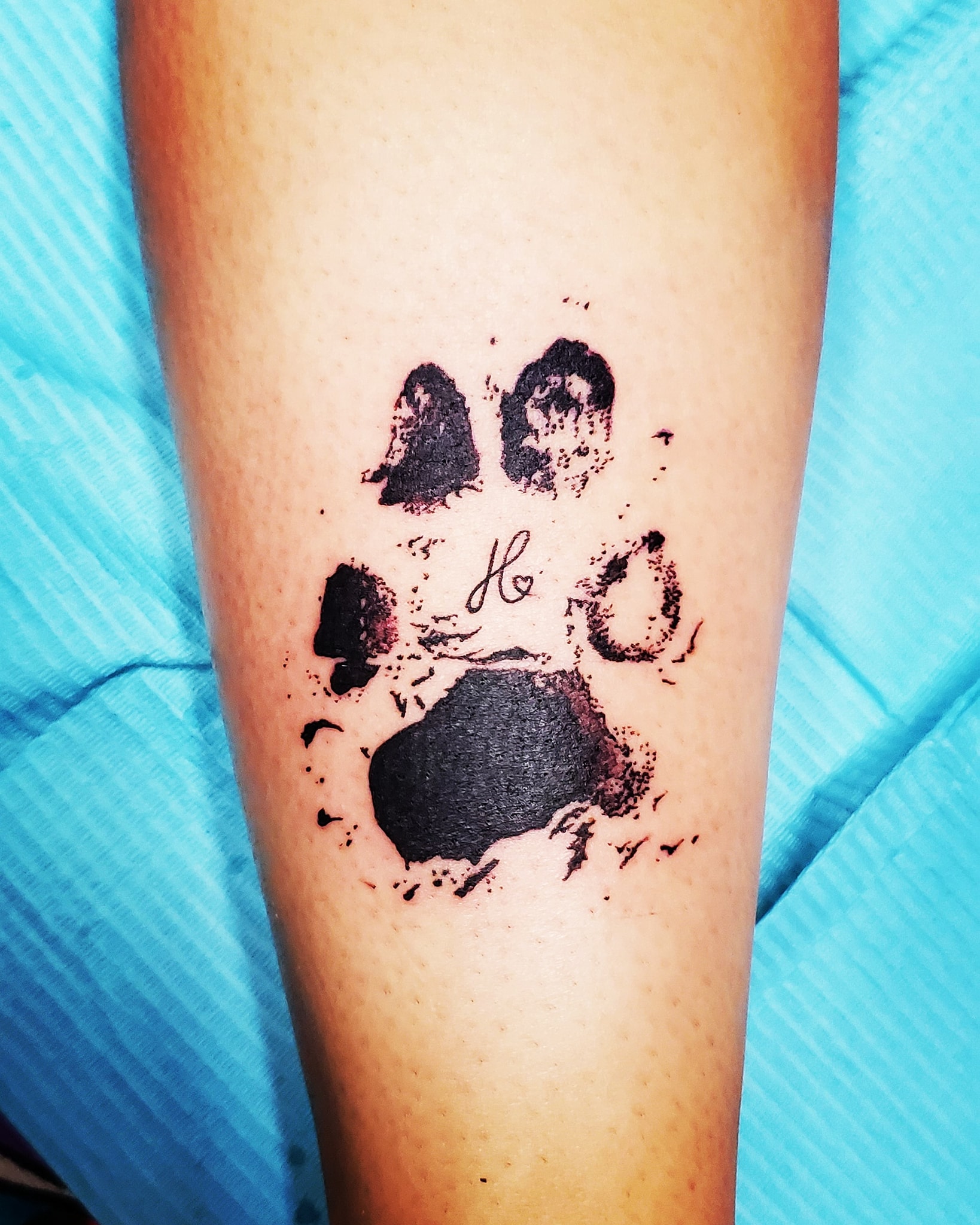Tatouage Patte De Chien Et Main