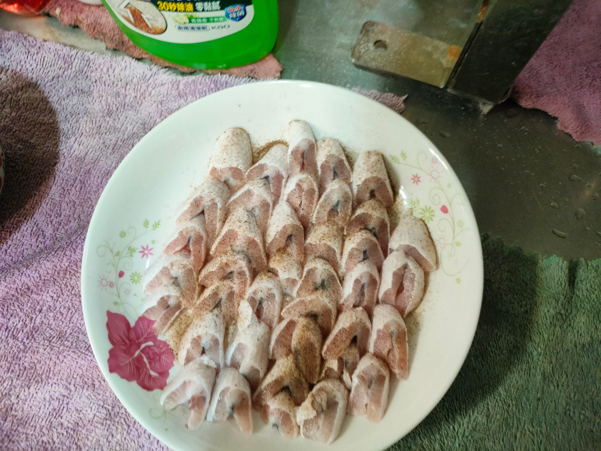 昌昌昌 - 隱藏料理虱目魚肚臍，光是一盤就快40隻 馬上秒殺，臭小鬼一口3塊 最鮮的烏魚子，舒服 | Facebook
