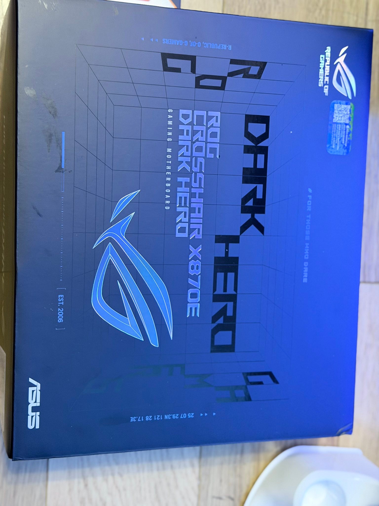 What to pair with 9950x and 3d dark hero?