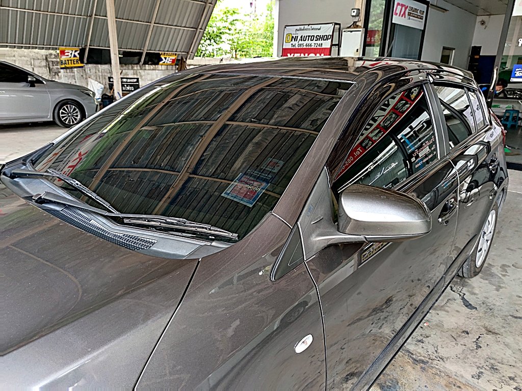 Oni Auto Shop - Toyota Yaris : ติดตั้ง ฟิล์มกรองแสงเซรามิค... | Facebook