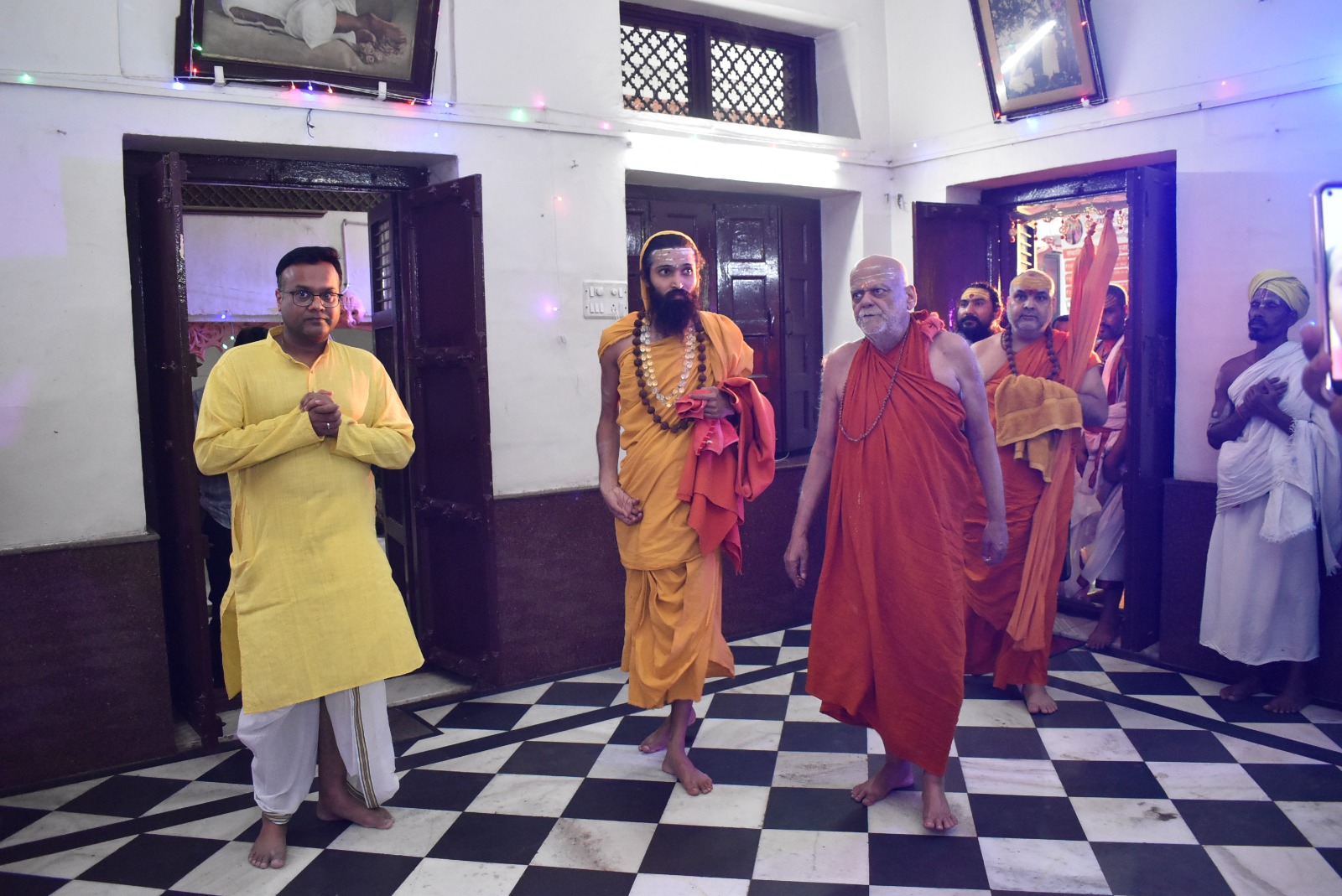 On April 17th, 2023, Jagadguru Shankaracharya Swami Shri Nischalananda ...