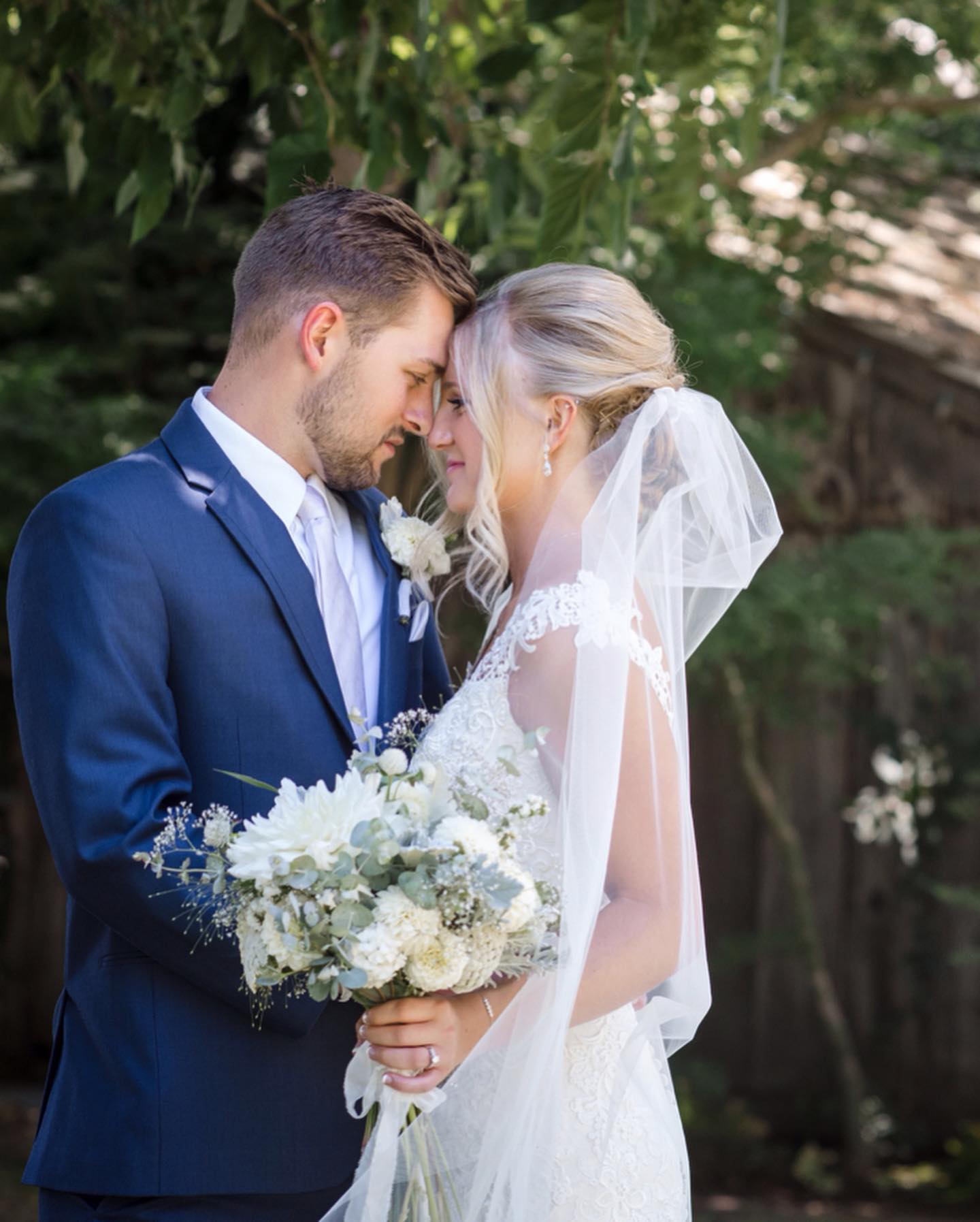 This fresh summer wedding was so clean... - Dutch Roots Farm