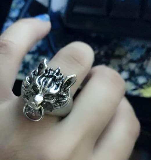 Cloud gives Denzel Cloudy Wolf ring in Final Fantasy VII