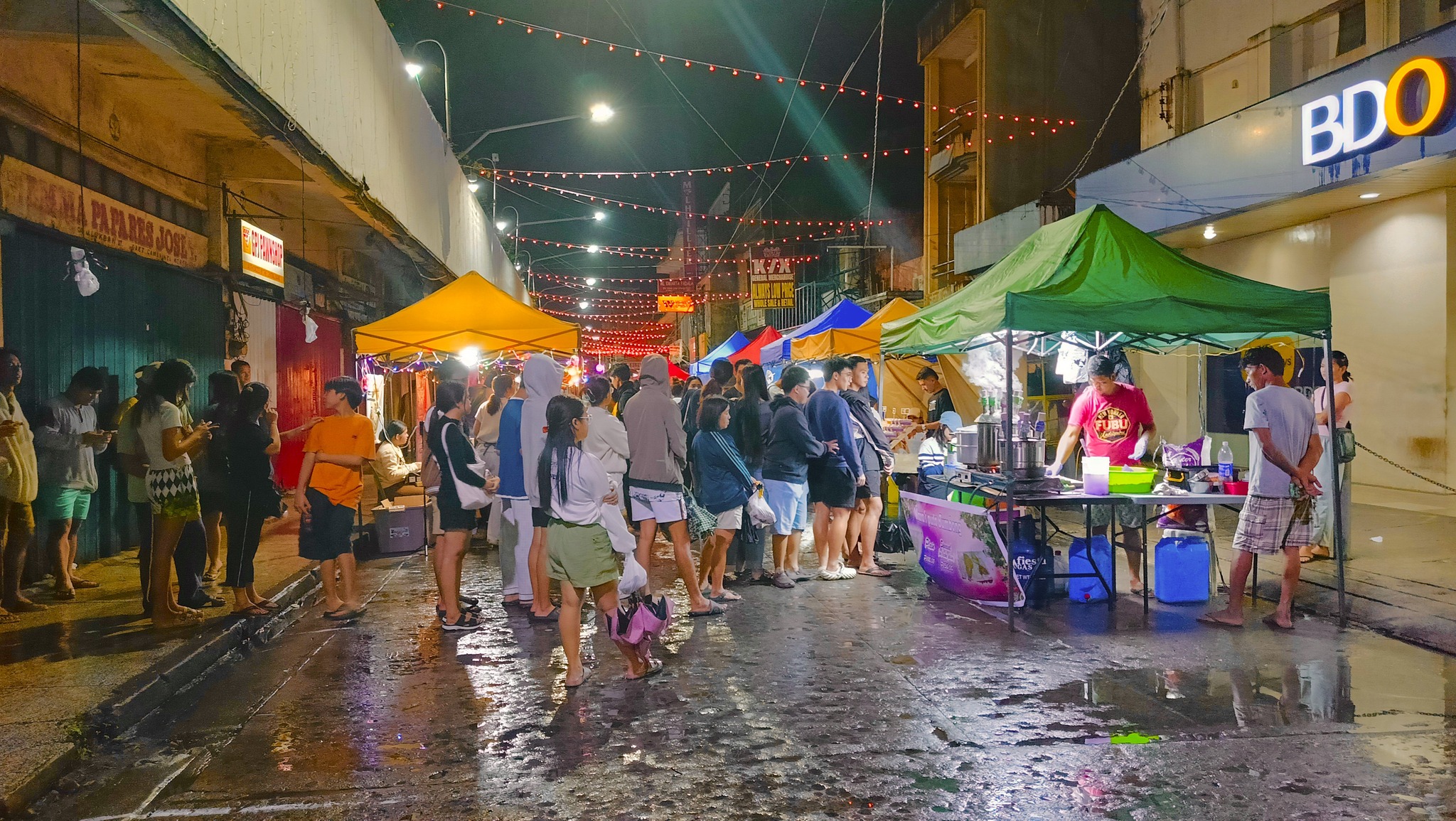 Rowell - MARA'S PUTO BUMBONG!! Ang dinadagsa Ng mga parokyano sa Bazaar ...