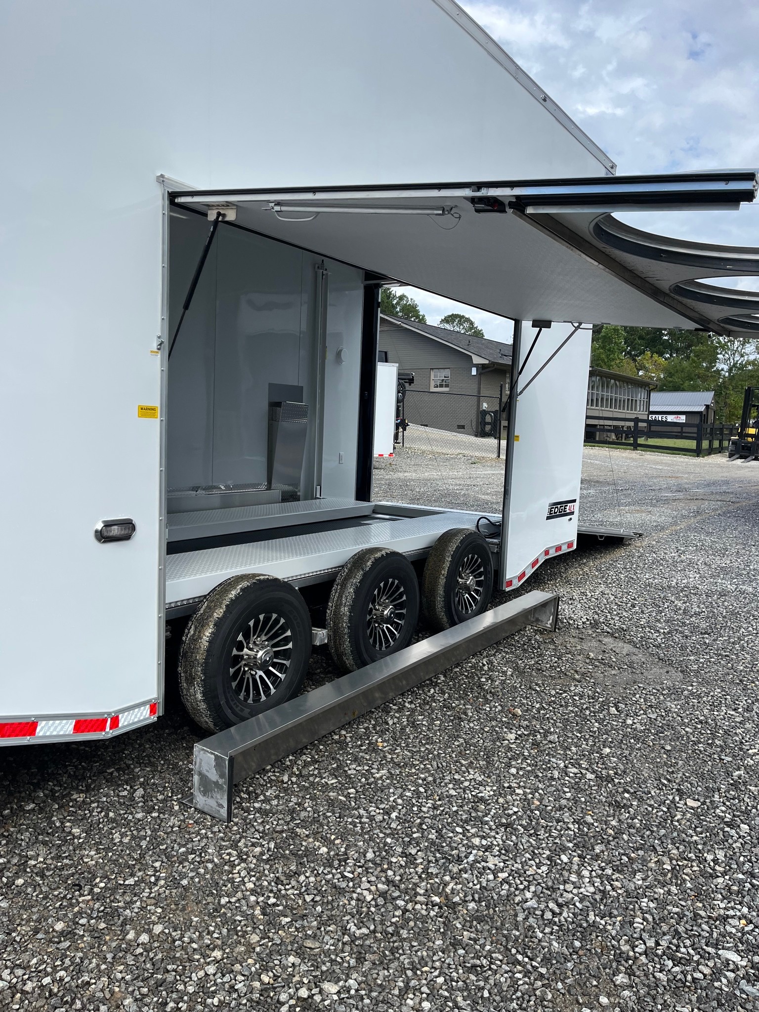 2026 Haulmark 28 EDGE Aluminum Stacker
