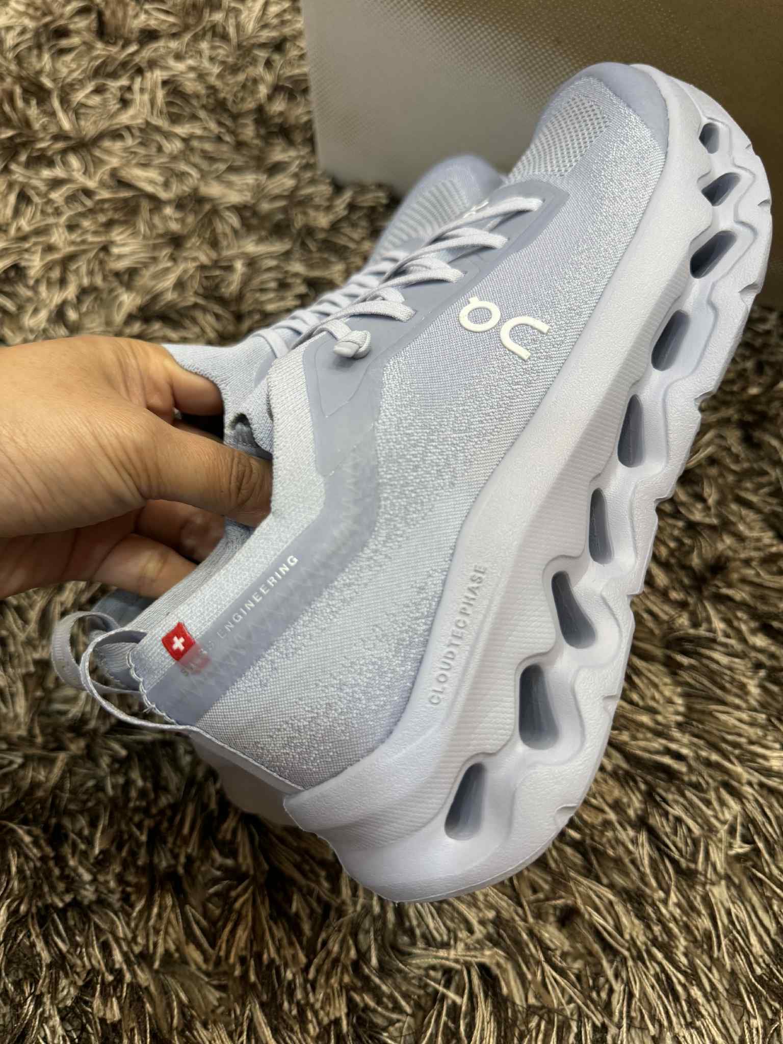 On cloud Sz us 6.5 23.5 cm. ❌Sold❌