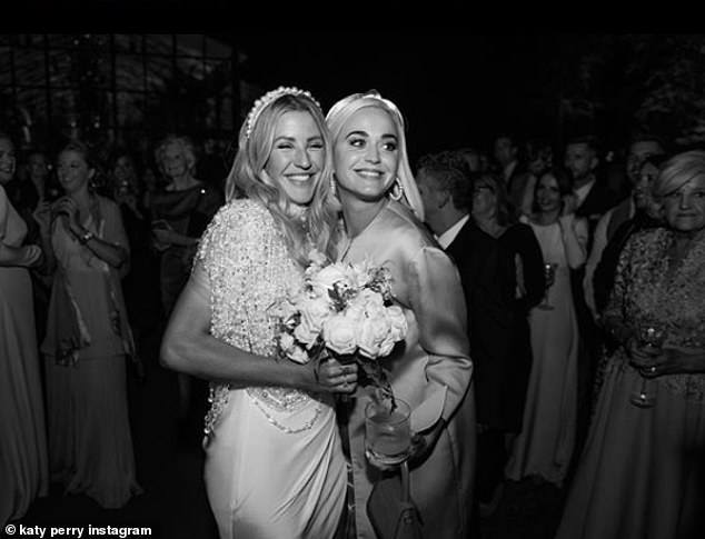 ellie goulding bridesmaid dresses Love this picture of Katy Perry and on Ellie's wedding day ❤️ Go Live: 03-02-2025 Party Wear Dress Stitching Beden:36