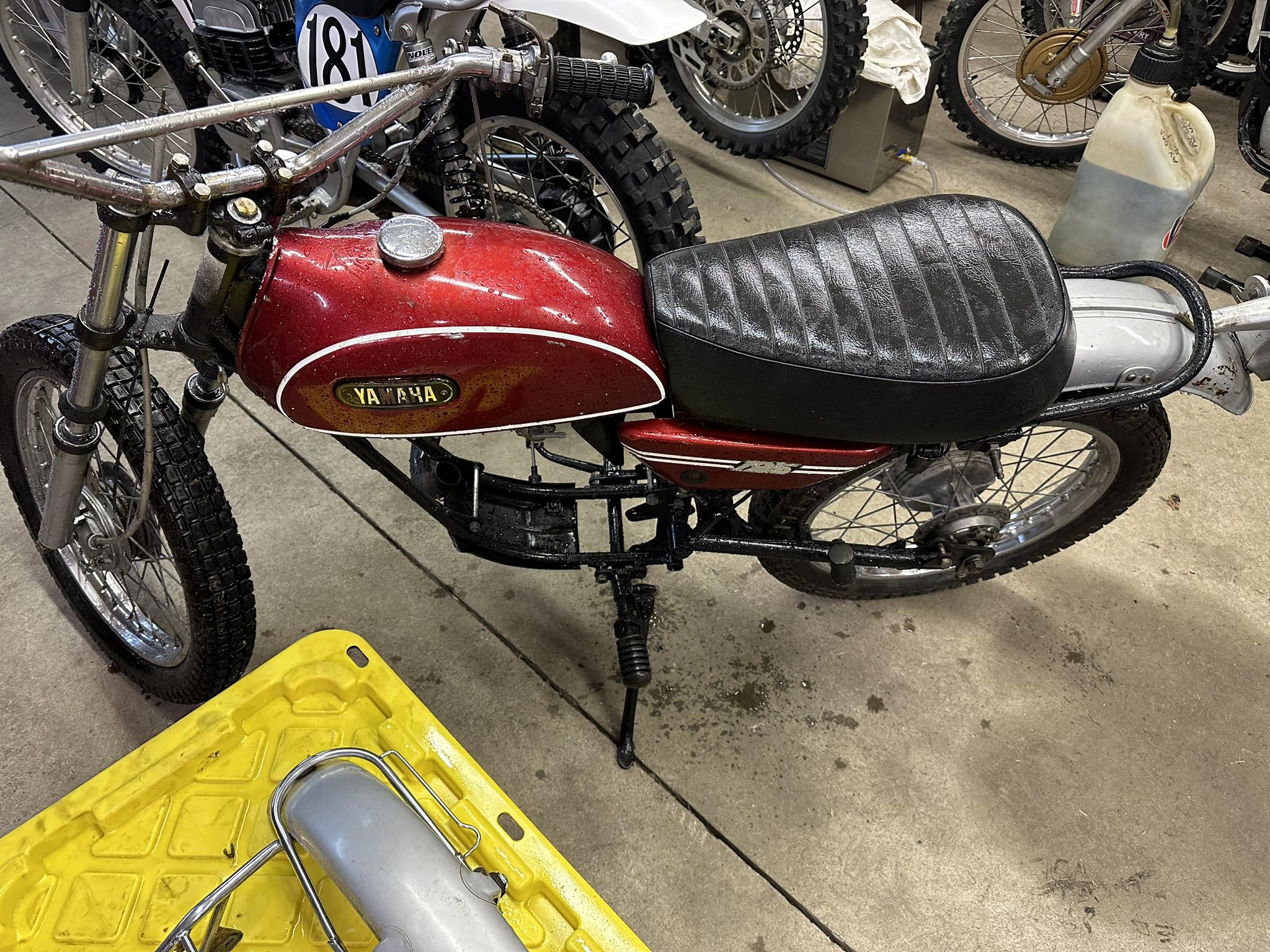 What fender fits Yamaha AT1 for custom look?