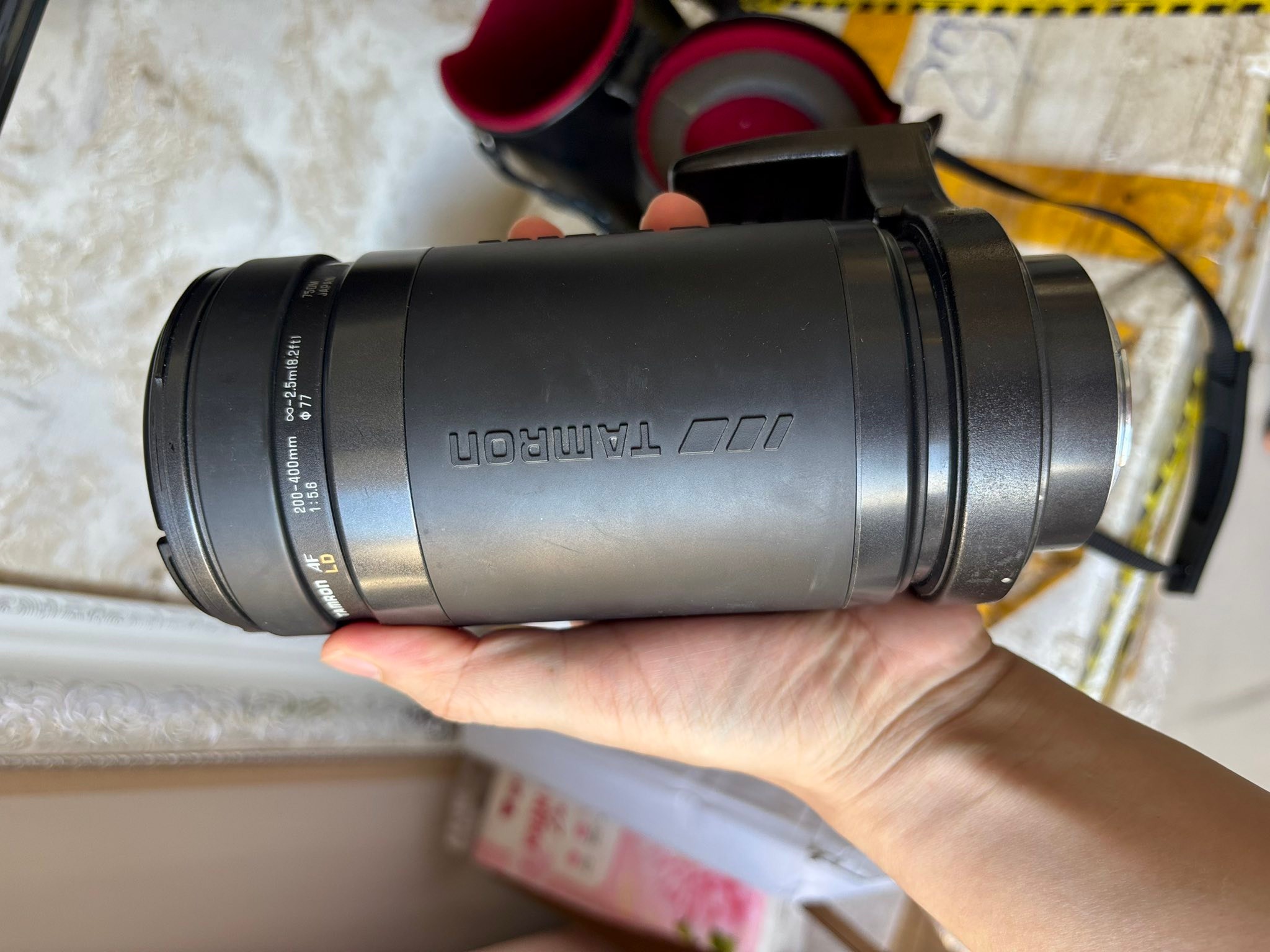 Tamron 200-400 f5.6 rễ nhẹ, ko lên hình