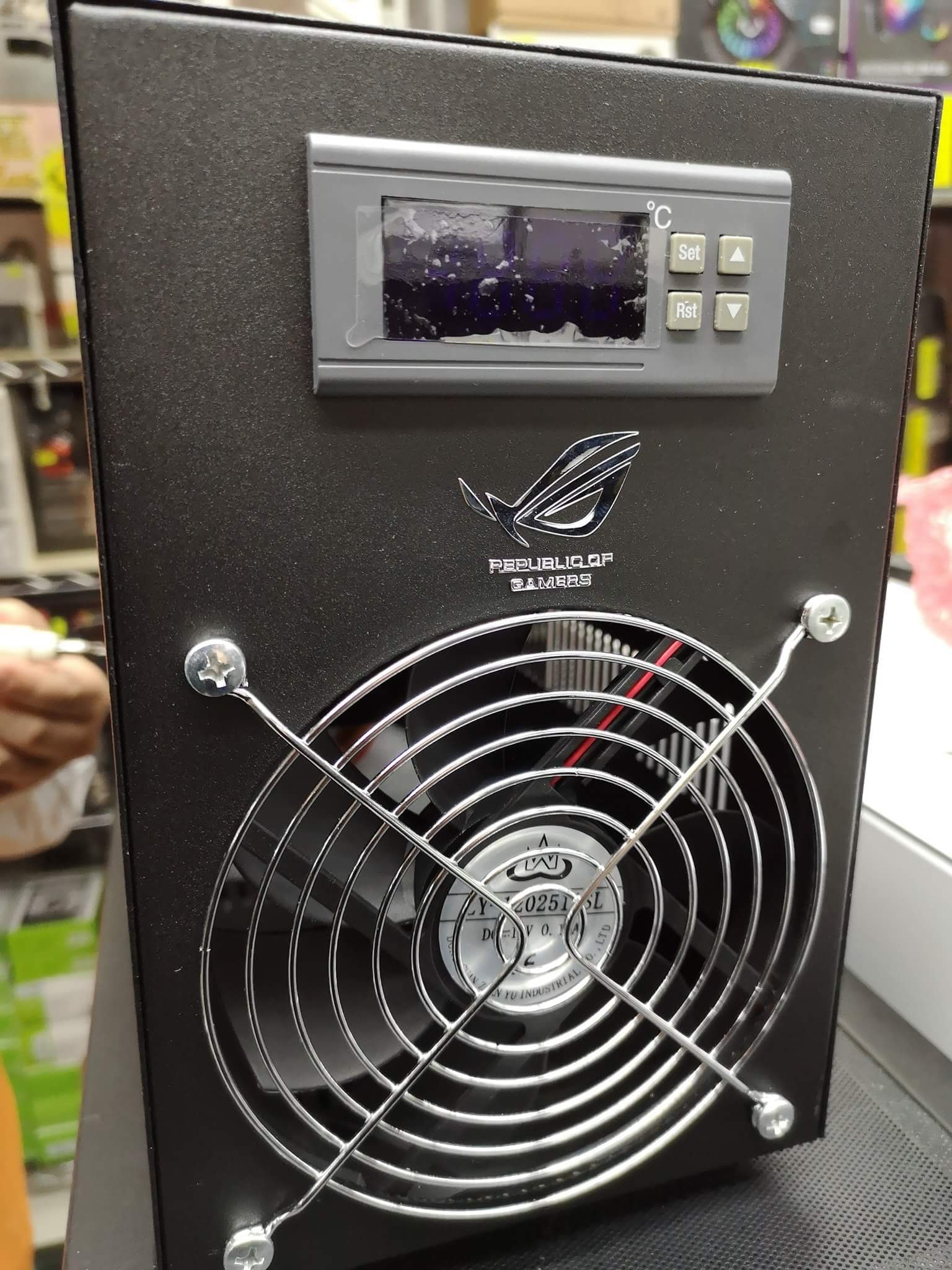 （突發） 轉角位執到一部某廠既 ROG 疑似ASIC礦機... - Lau Kin Lam - 林仔