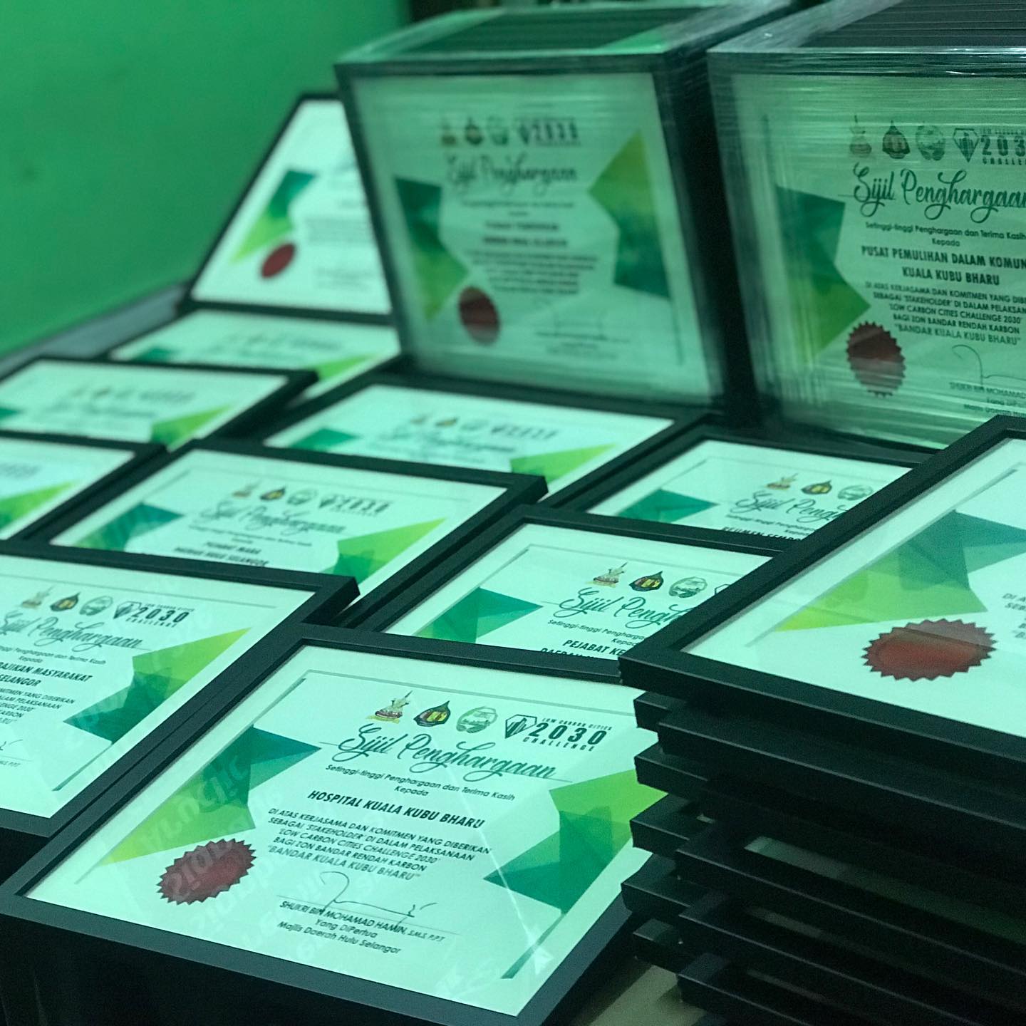 Frame Sijil Bersaiz A4 50pcs Irdeena Frame Maker Facebook