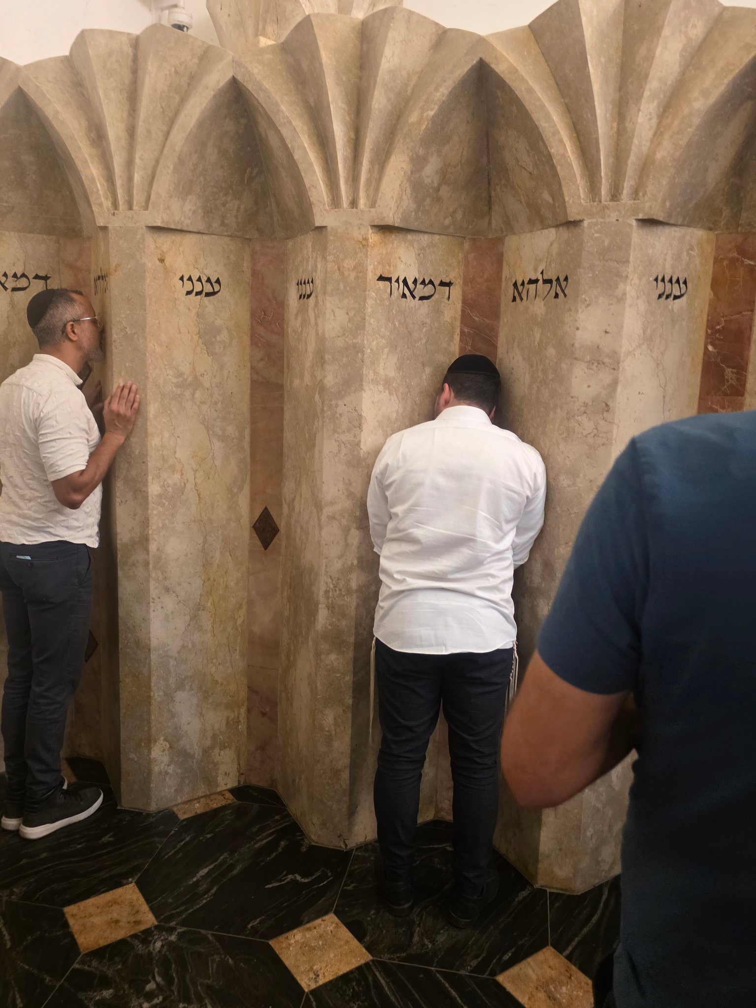 דולב ביבס