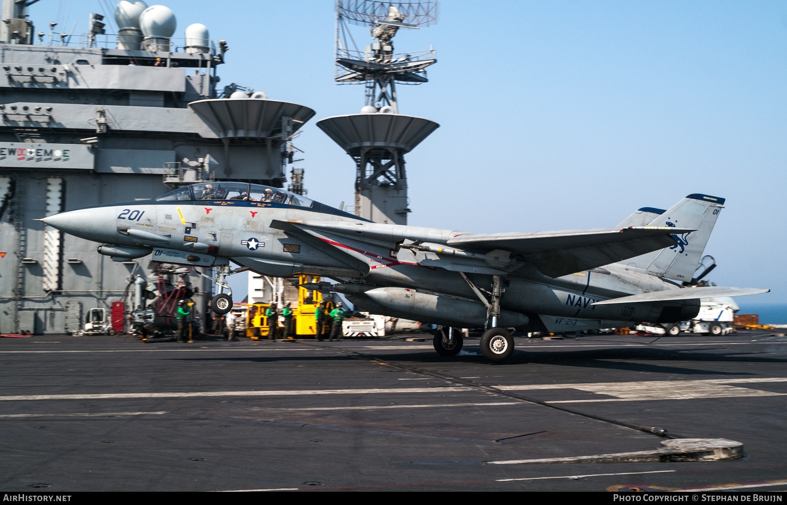 VF-213 Black Lions F-14D touchdown on USS Theodore Roosevelt