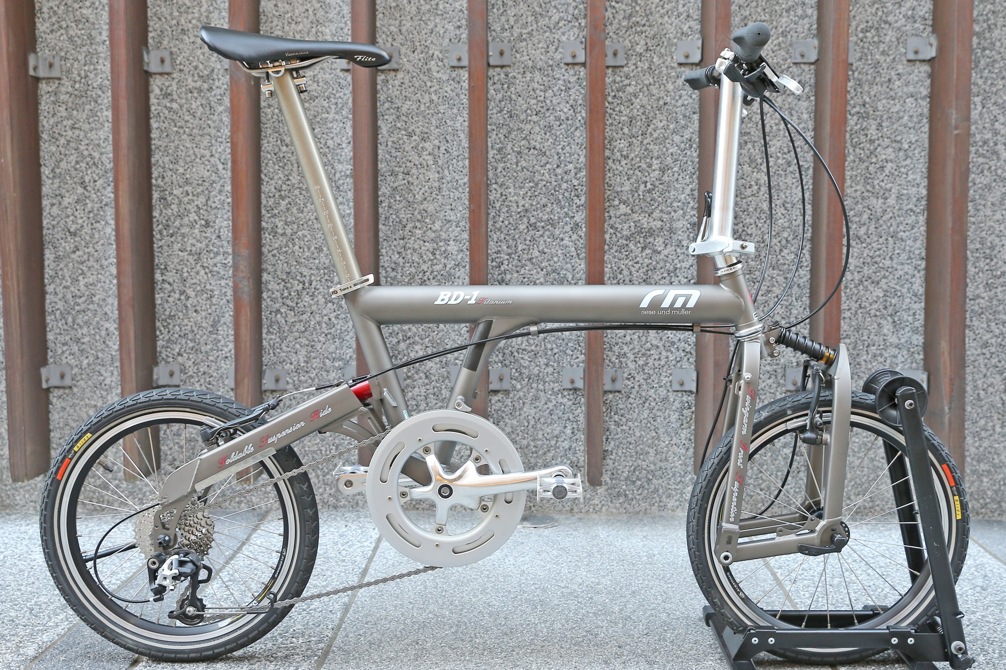 温故知新 The PEUGEOT PACIFIC-18 is a bicycle sold by Cycle Europe