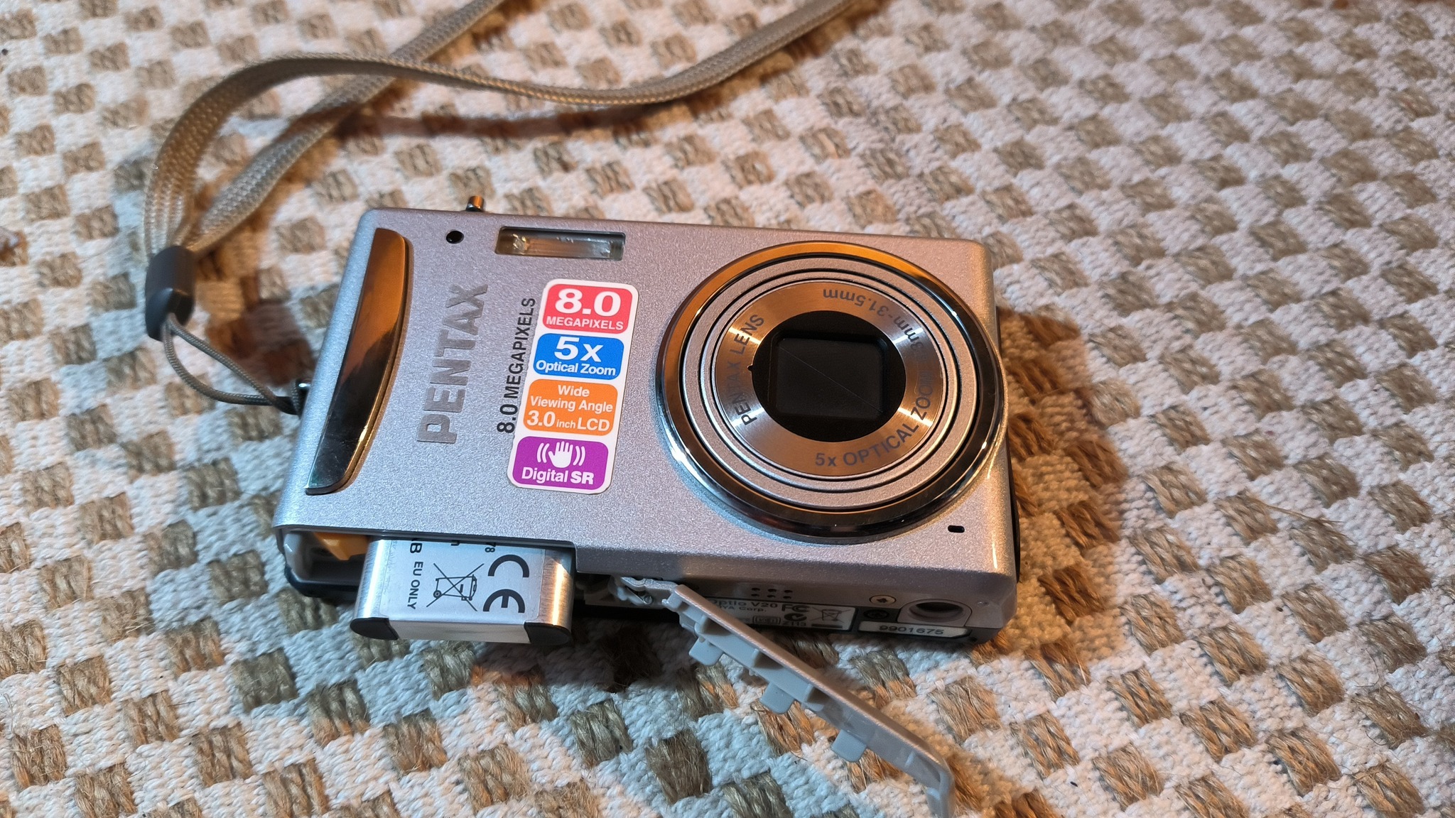 Pentax Optio V20 With LCD issue but does not affect photo quality 