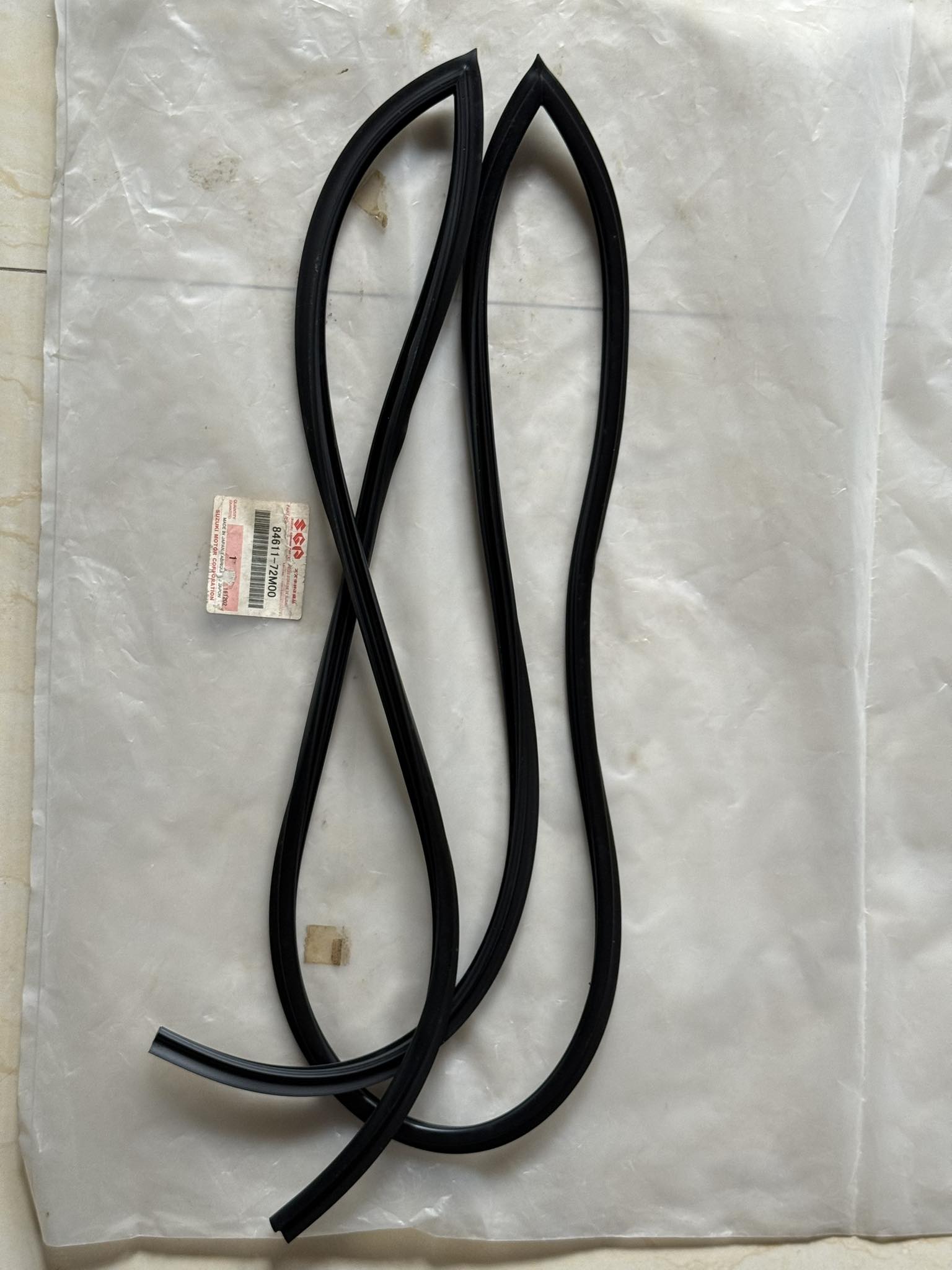 Wagon R windscreen beading for sale