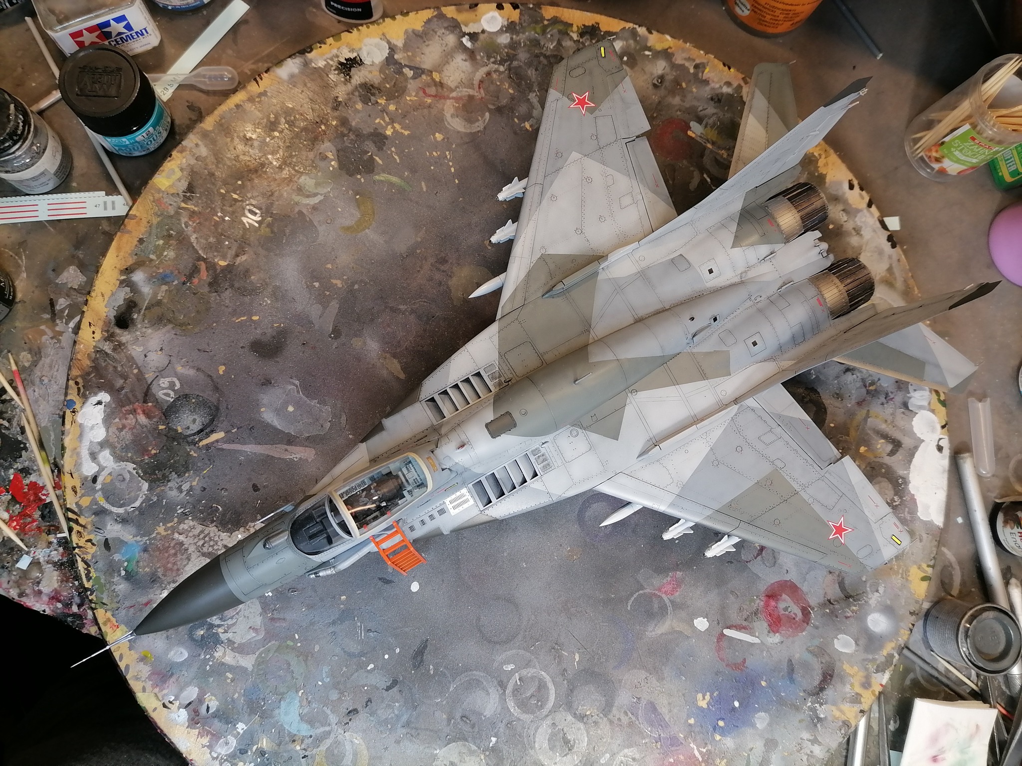 Hello. This is my favorite MiG model kit. GWH 1/48 MiG-29 SMT.