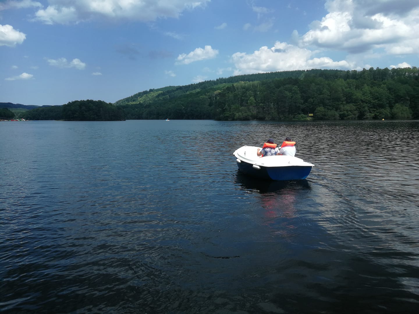 Les bateaux rouges updated their... - Les bateaux rouges