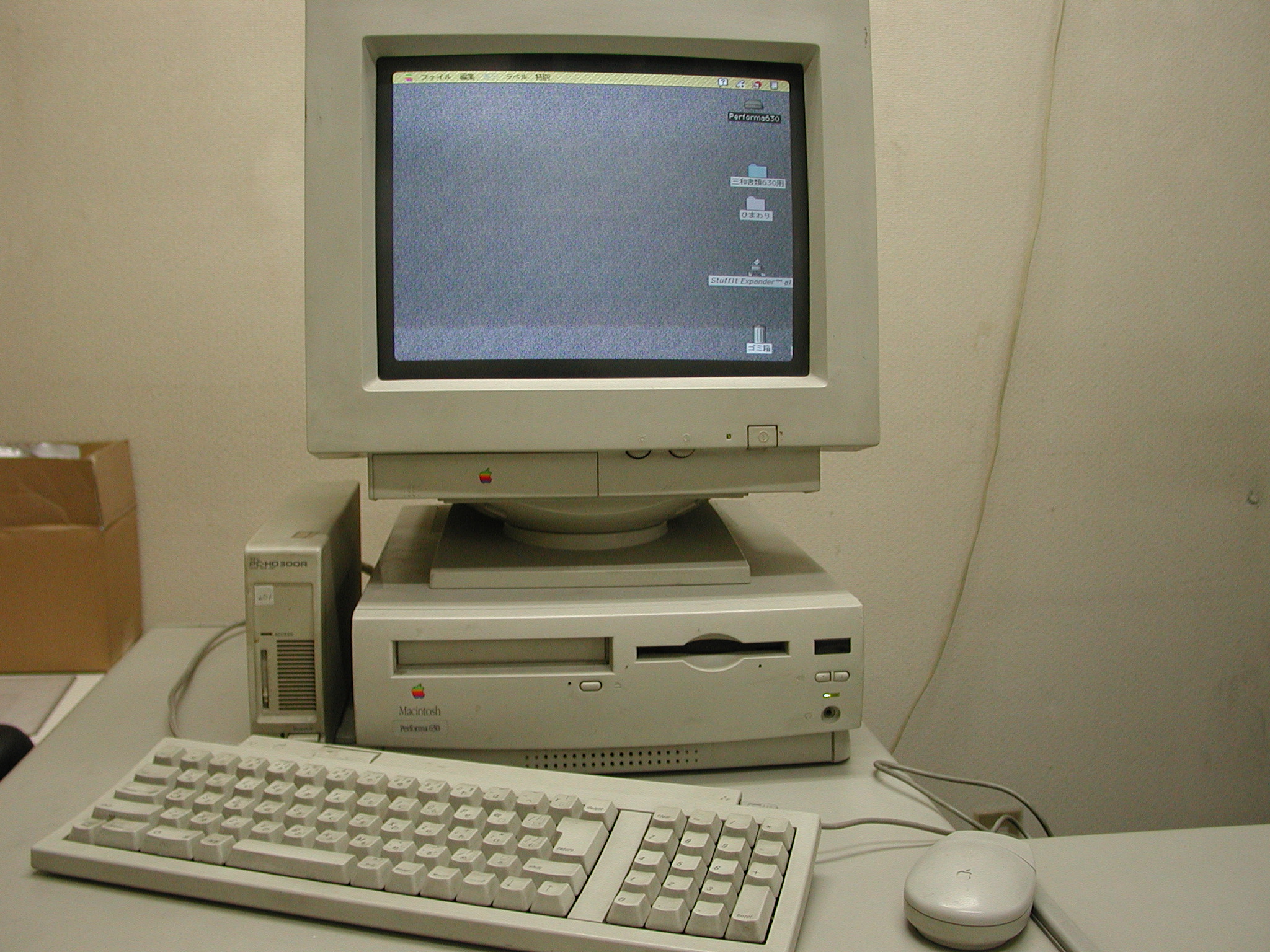 もう30年くらい前になる??? 会社で使ってました。アップル
