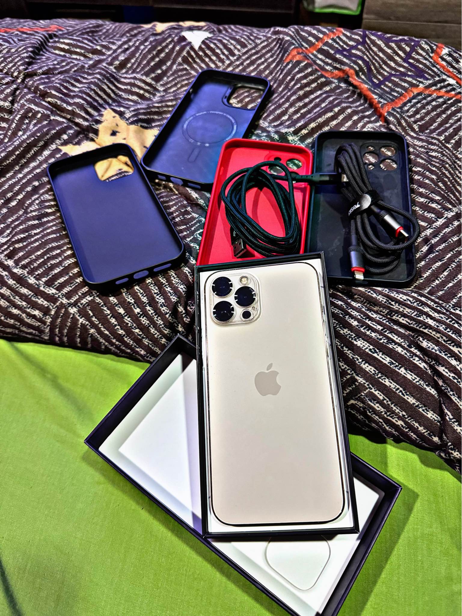 Iphone 12 pro max 128gb Gold colour Battery health 78% Good 