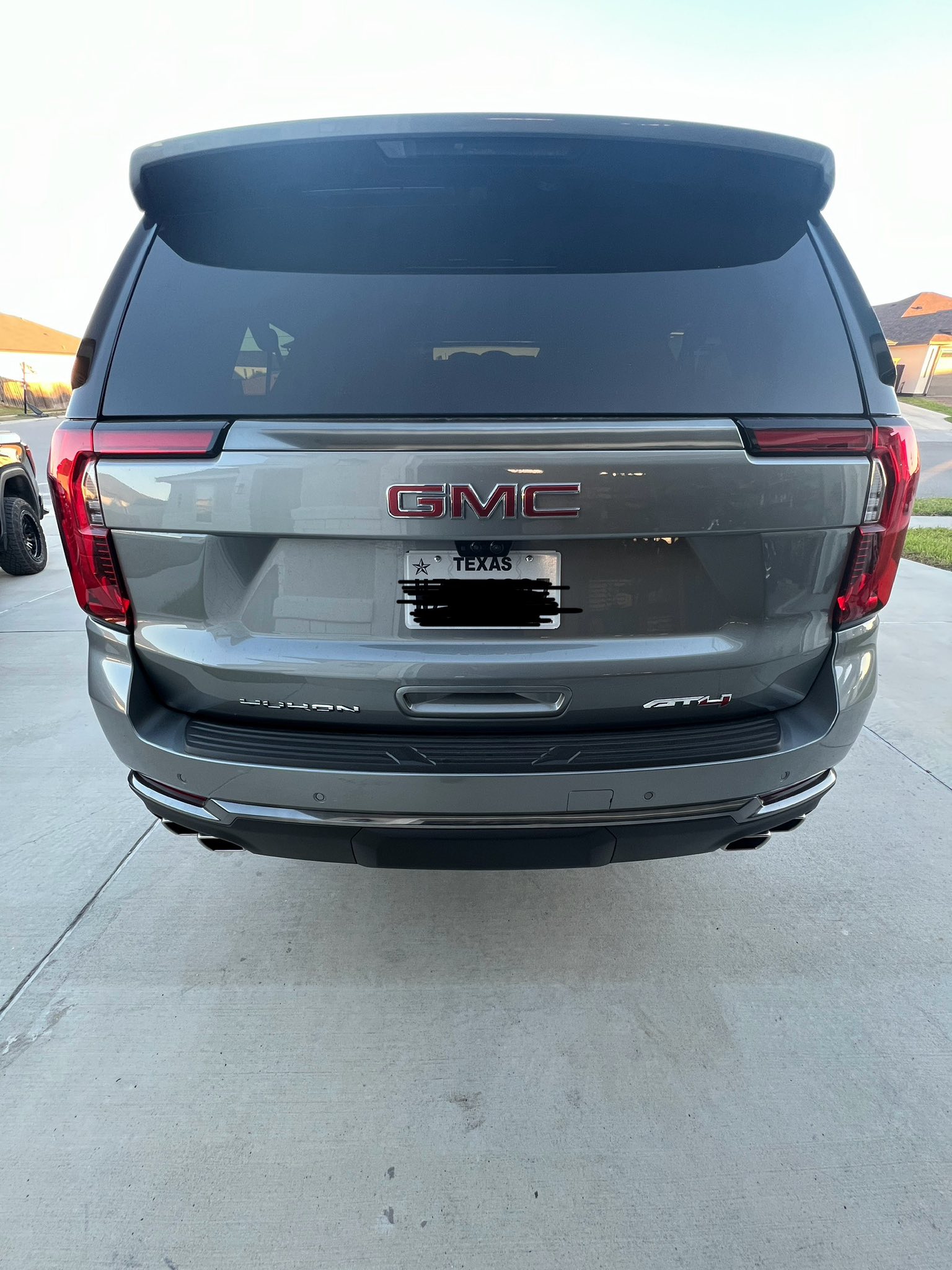 Red Light-Up Emblem For GMC Yukon 2021-2026 – Front Glossy Black With Illumination