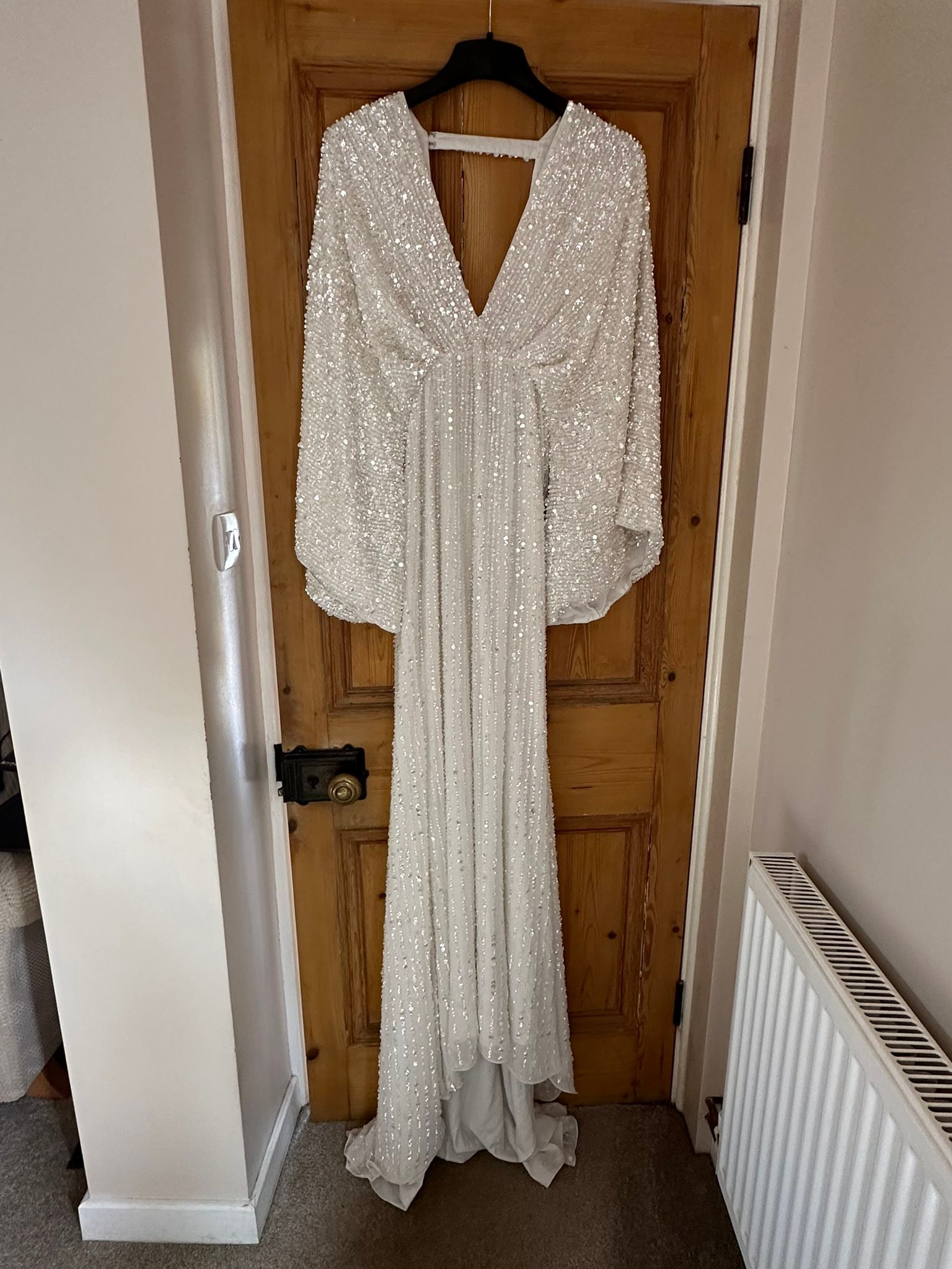 Collection from Halesworth, Suffolk IP19 or posted on Vinted. Selling remaining bits from our wedding!