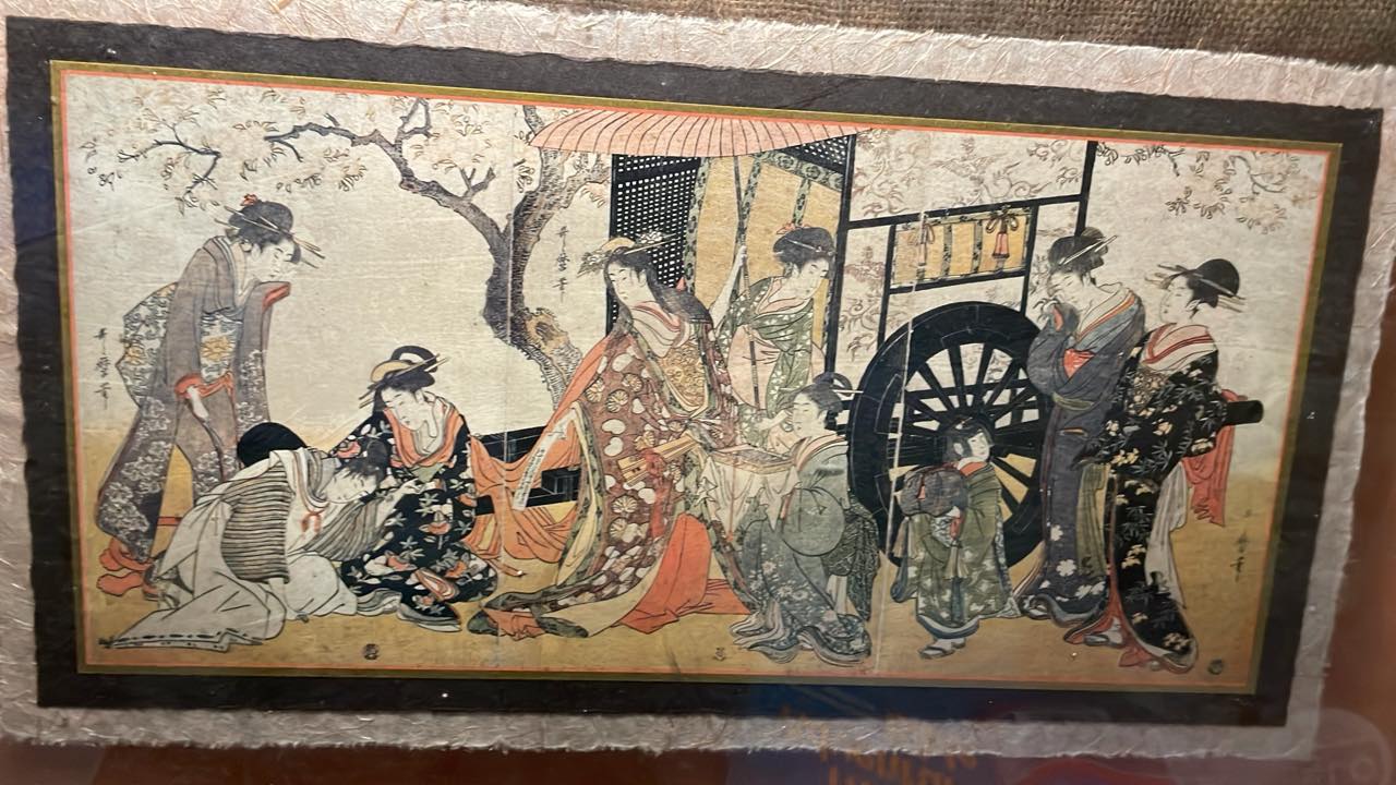 Where to find experts on Japanese triptych art