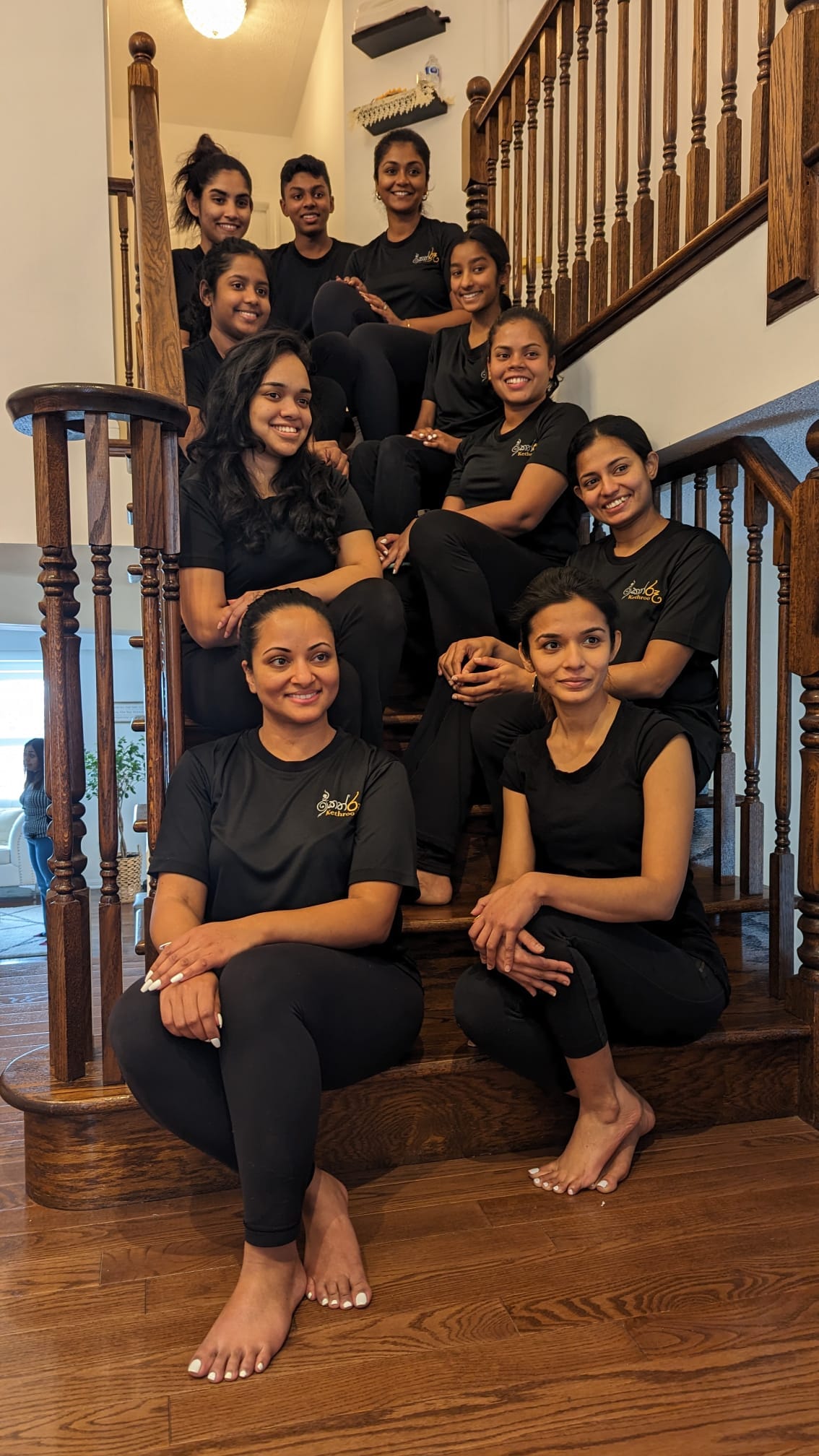 එදා පටන් මා පසුපස සිටියේ නුඹයි... - Keth Roo. කෙත් රූ. | Facebook