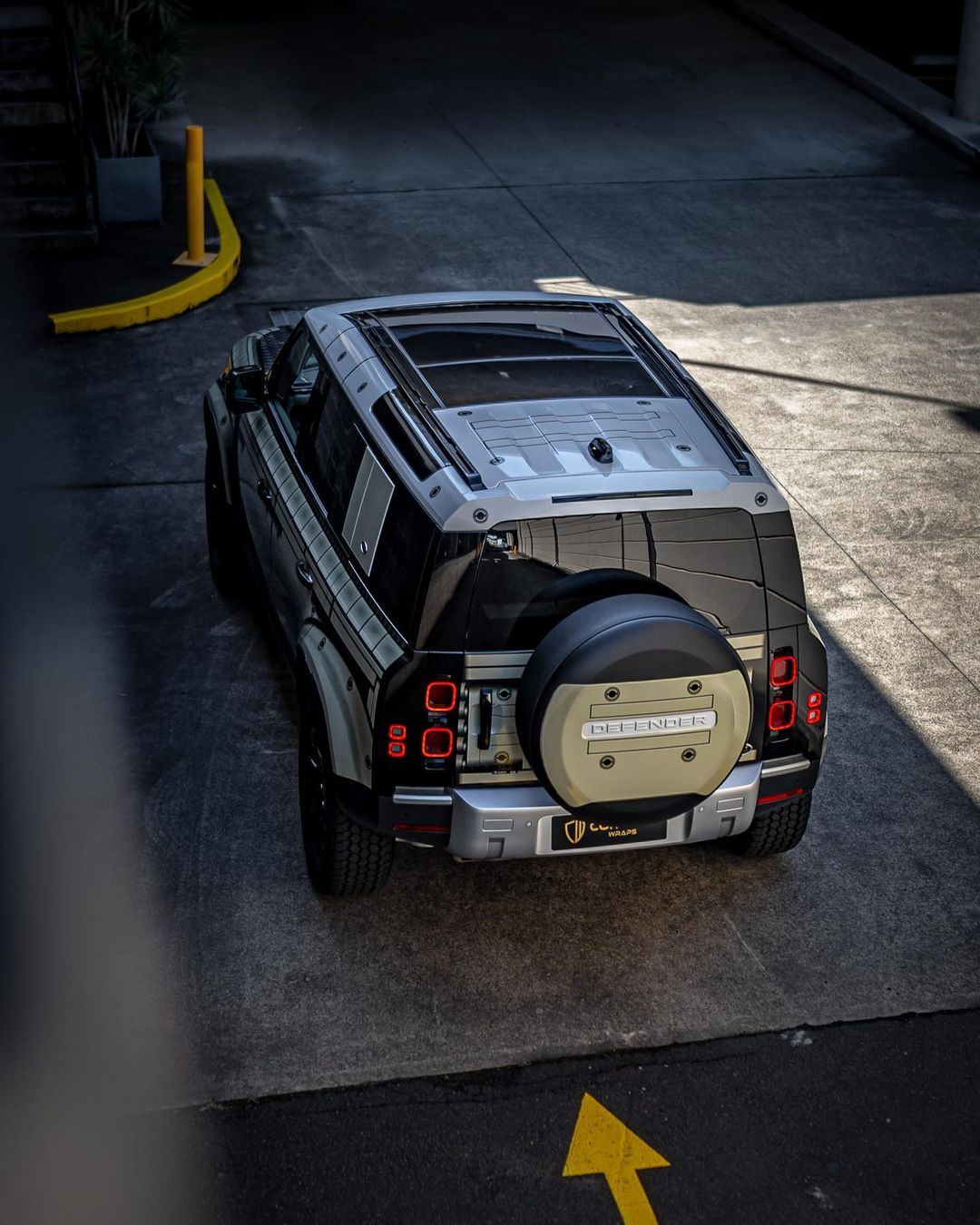 How about the wrap on this rig? Life... - New Defender Mods | Facebook