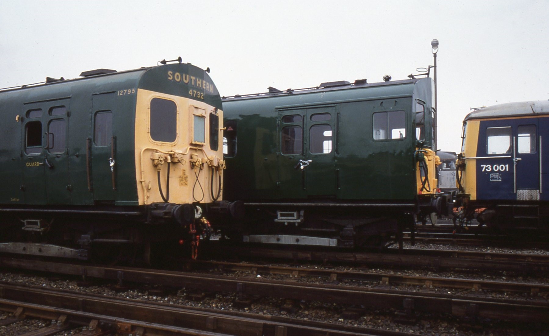 Southern Electric Group | 4SUB 4732 and 4EPB 5001 pose at Chart Leacon ...