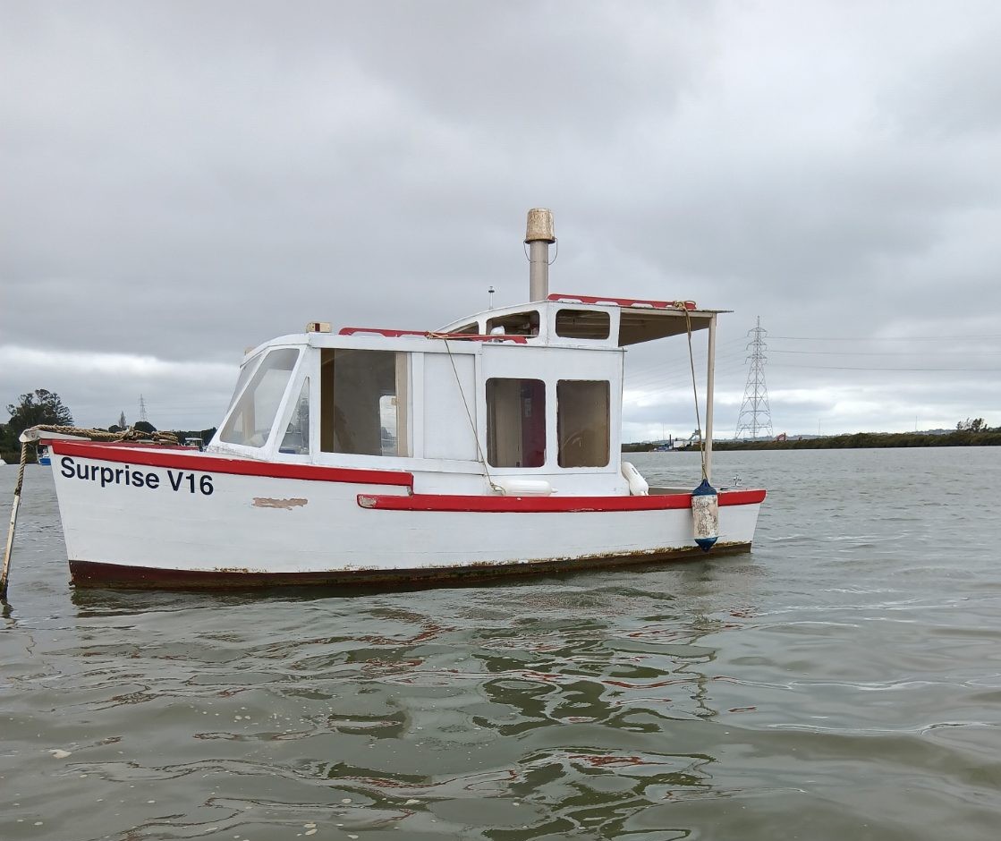 Whangateau Traditional Boating Club New Zealand | Square chined 18ftr ...