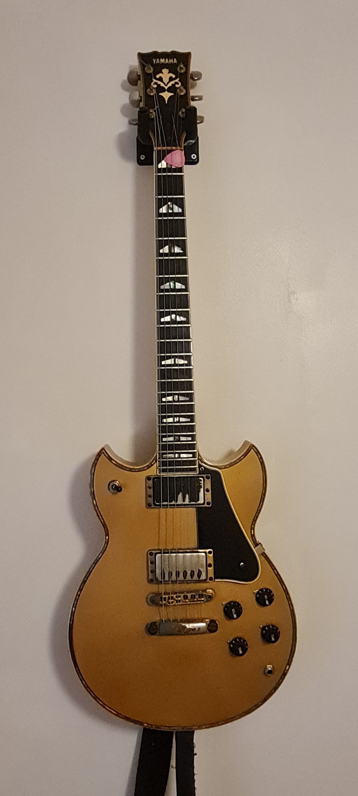 1977 Yamaha SG2000 guitar, all original