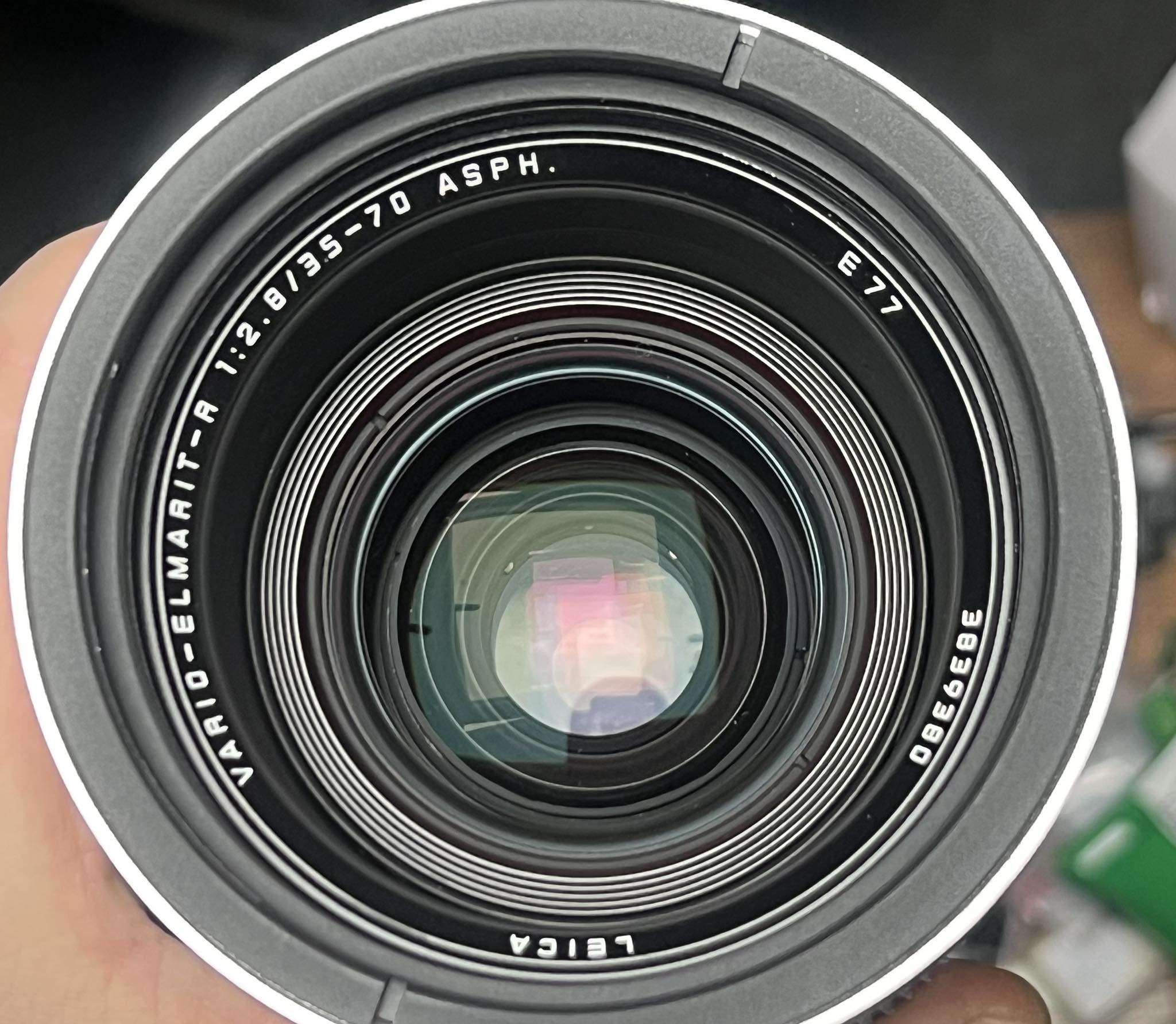 Does anyone have a Leica Vario Elmarit R 35-70mm f 2.8 E77?