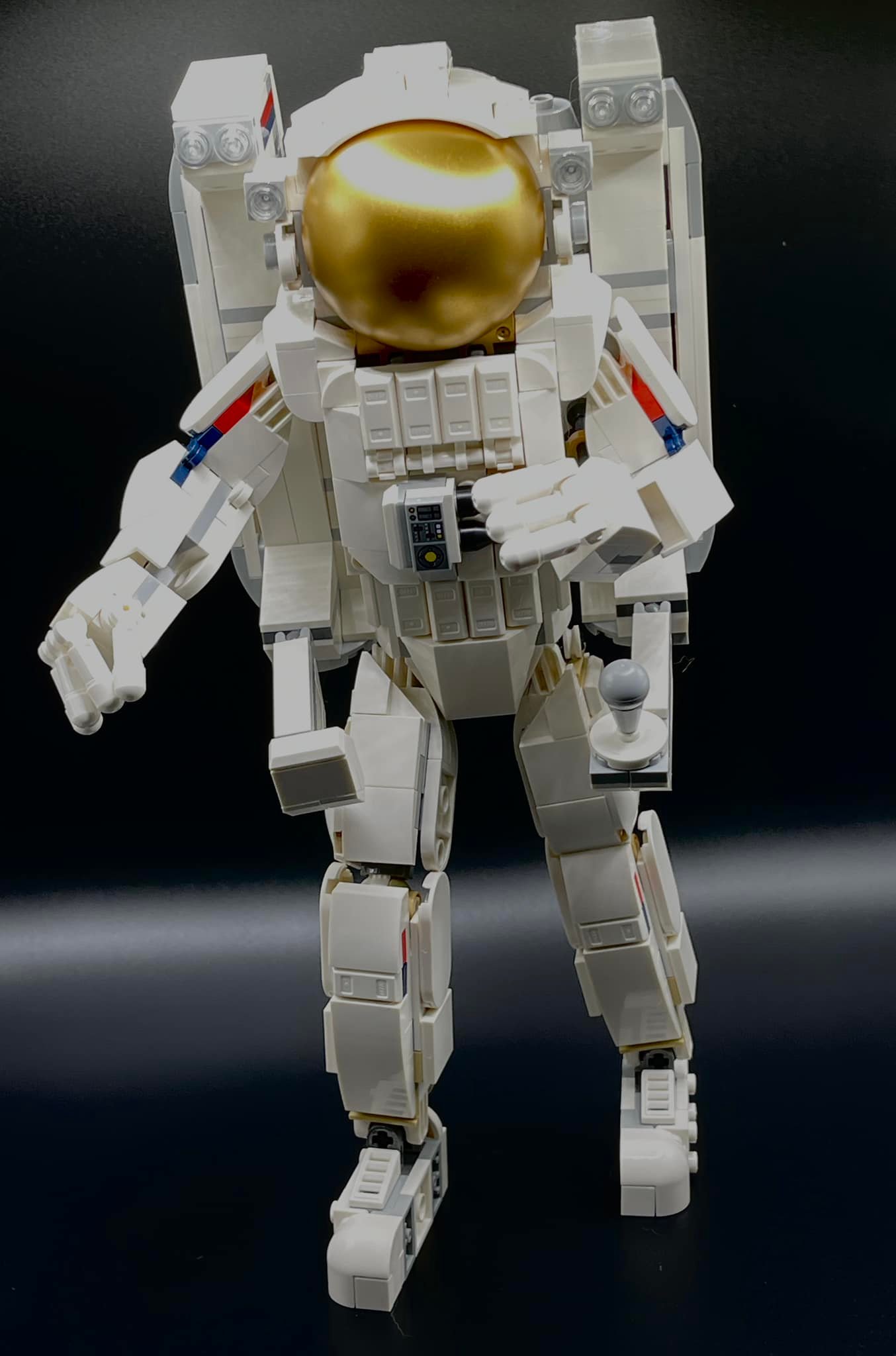 Lego 31152 Creator 3-in-1 astronaut build review