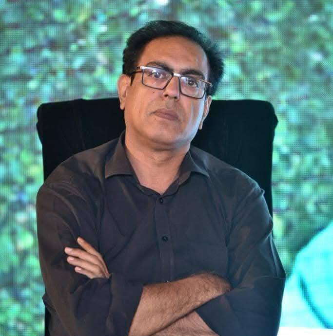 Shahid Zaki - آرزو ترک نہ کرتا تو یہ گھر کٹ جاتا... | Facebook